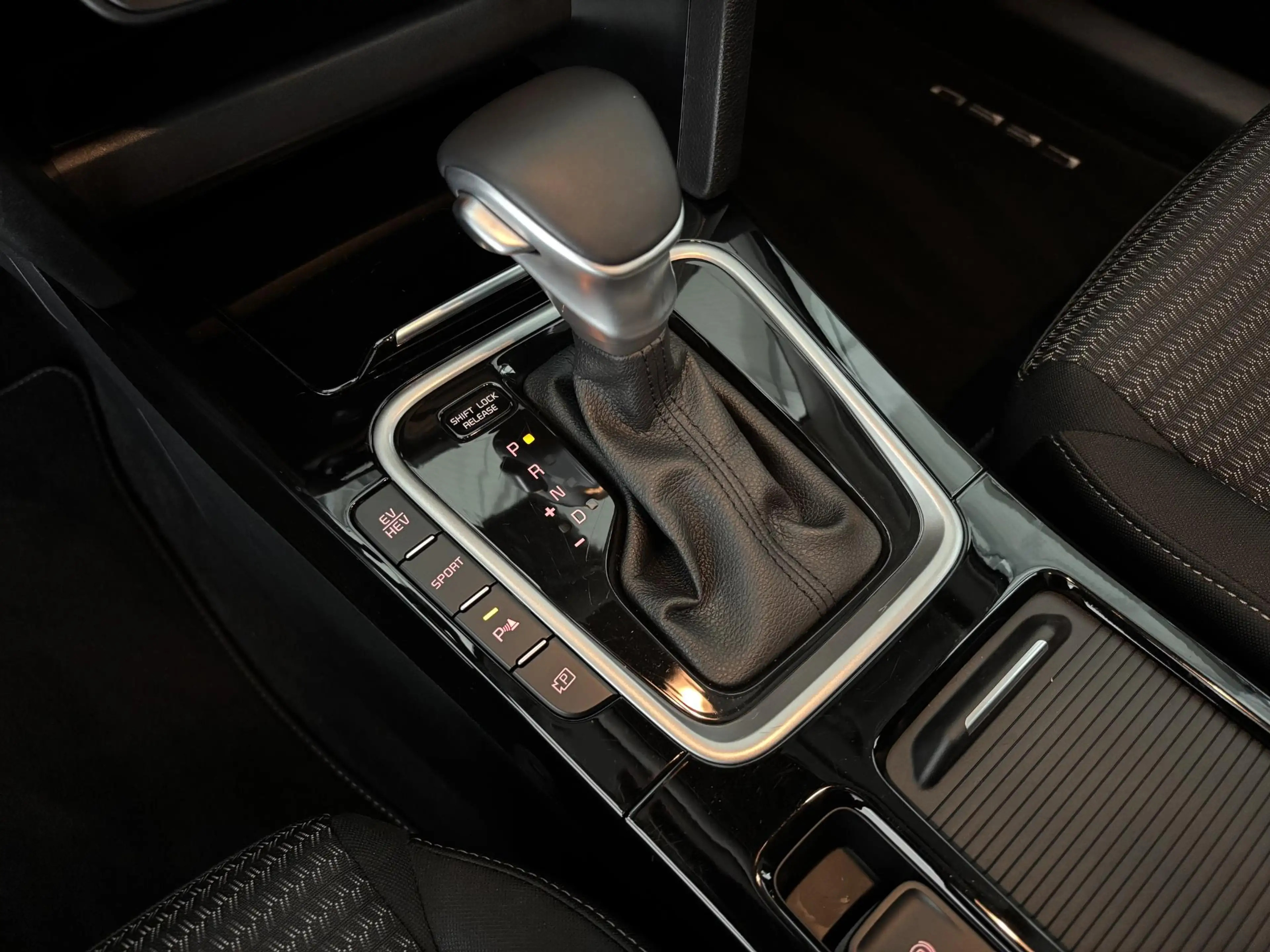 Kia Ceed SW / cee'd SW Sportswagon 1.6 GDI PHEV DynamicLine | STOEL- STUU — photo 12