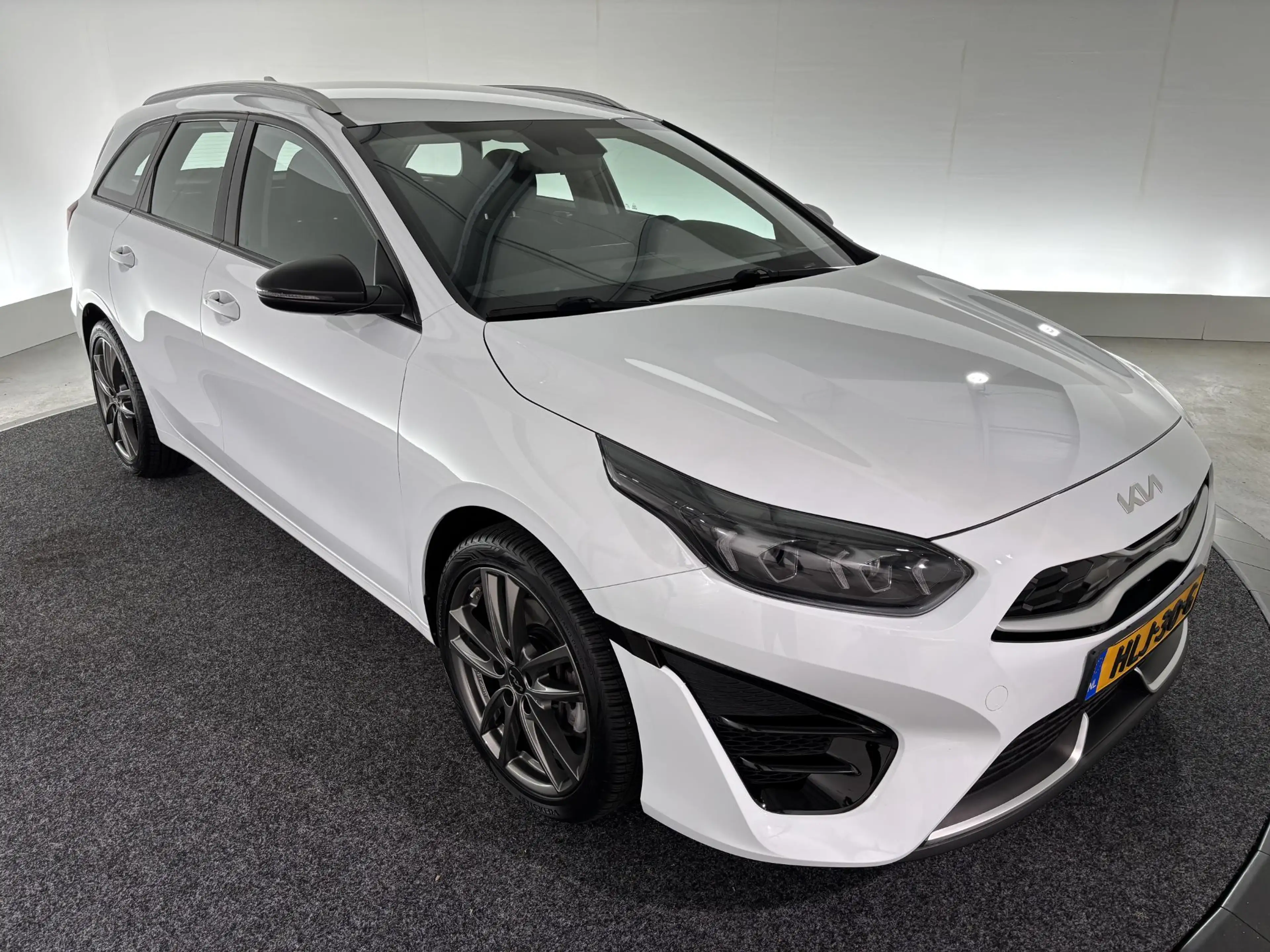 Kia Ceed SW / cee'd SW Sportswagon 1.6 GDI PHEV DynamicLine | STOEL- STUU — photo 22