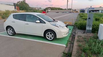 EV - Pearl White 24kWh