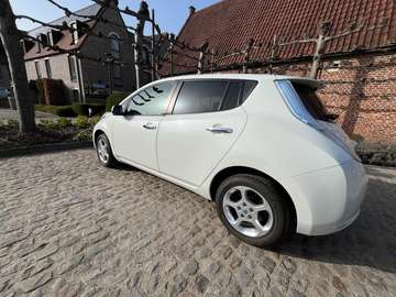 EV - Pearl White 24kWh