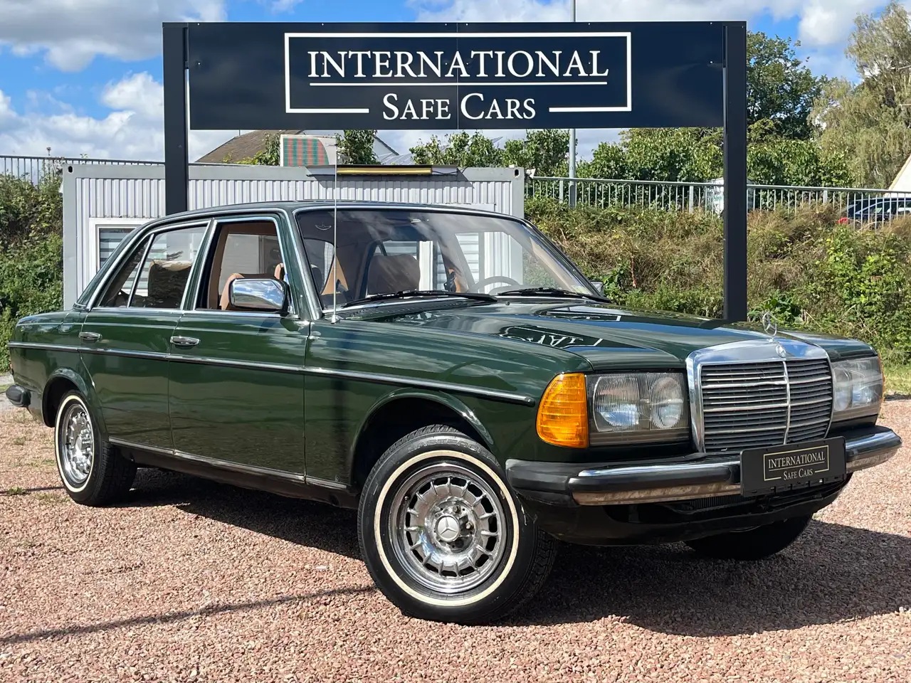 Mercedes-Benz 240 D W123 Oldtimer / TÜV 05.2028 / Schiebedach, foto 3