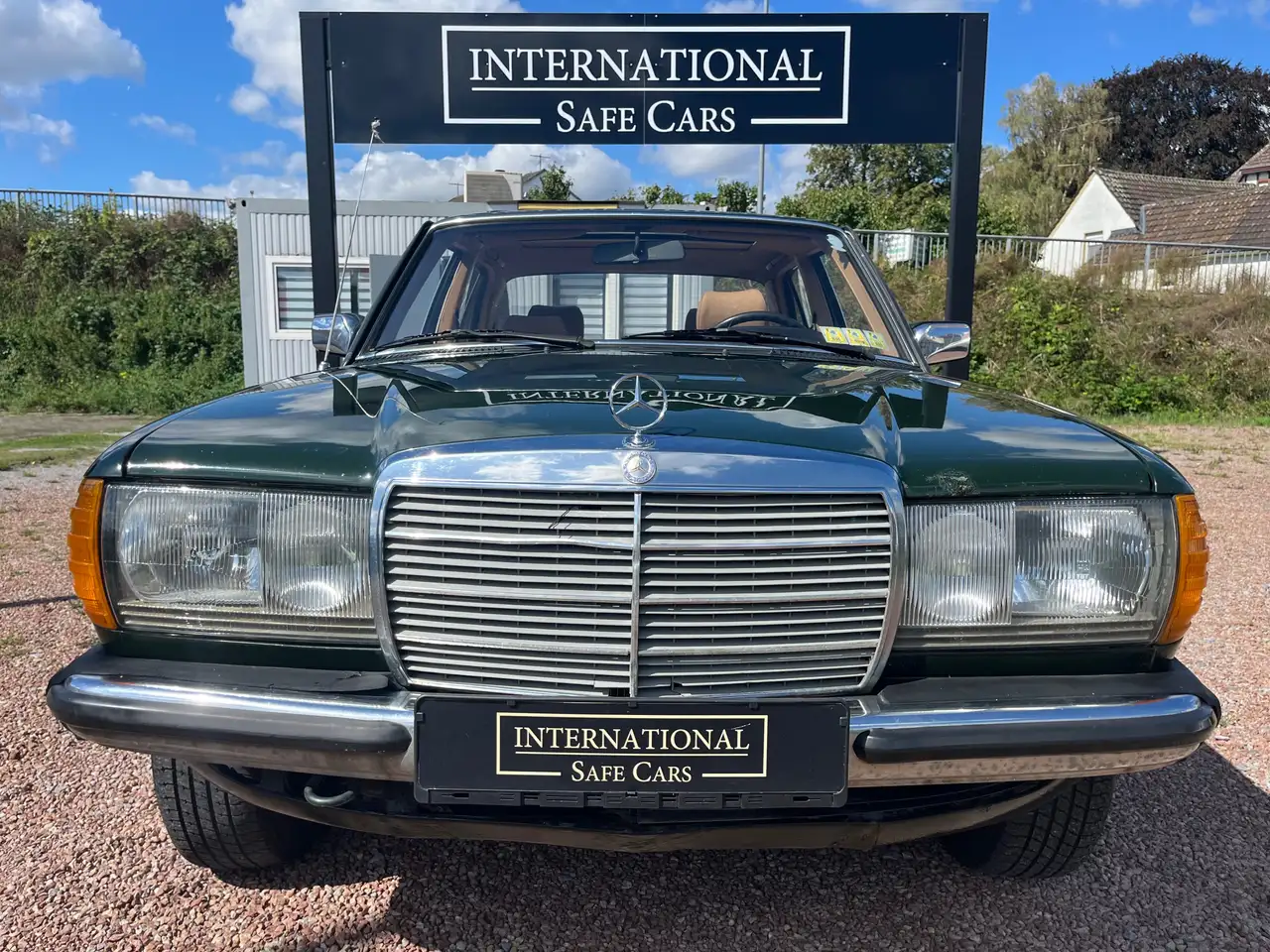 Mercedes-Benz 240 D W123 Oldtimer / TÜV 05.2028 / Schiebedach, foto 2