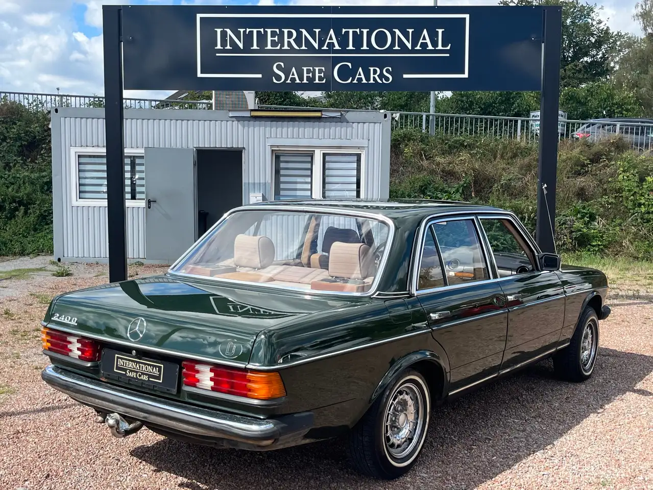 Mercedes-Benz 240 D W123 Oldtimer / TÜV 05.2028 / Schiebedach, foto 4