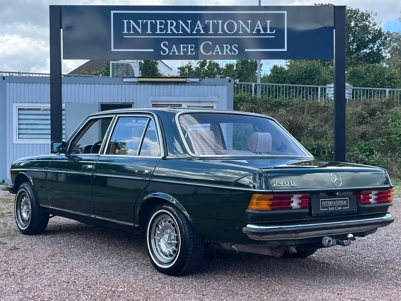 Mercedes-Benz 240 D W123 Oldtimer / TÜV 05.2028 / Schiebedach, foto 6