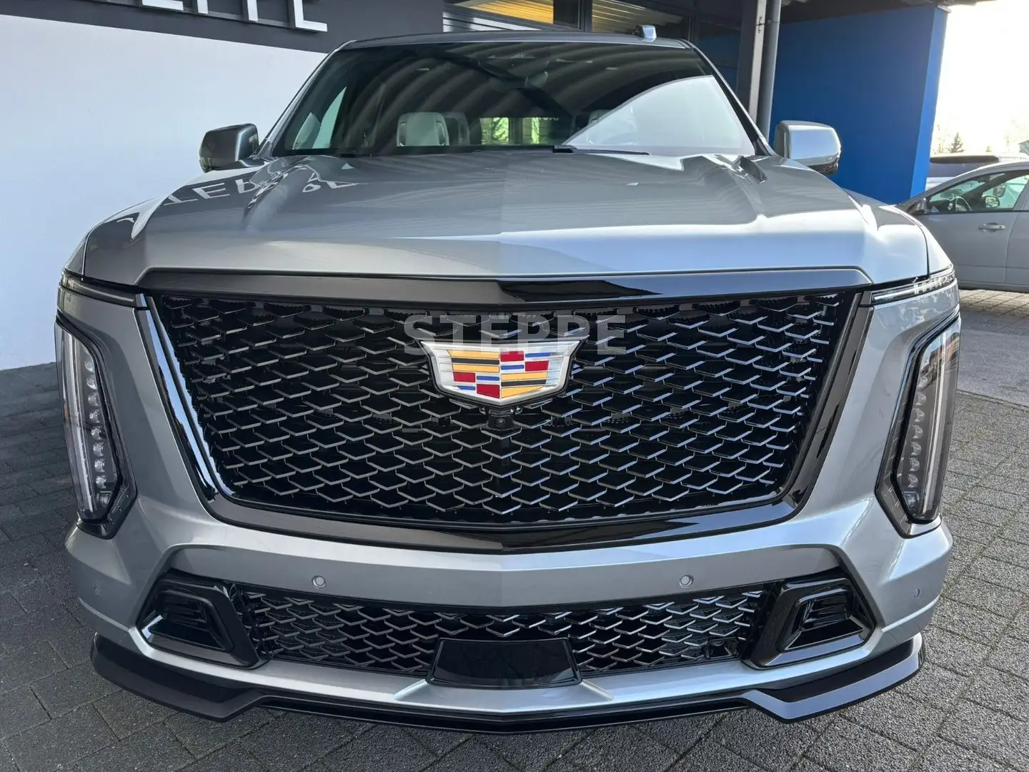 Cadillac Escalade MY26 V-Series 6.2 V8 Supercharged AWD Silber - 2