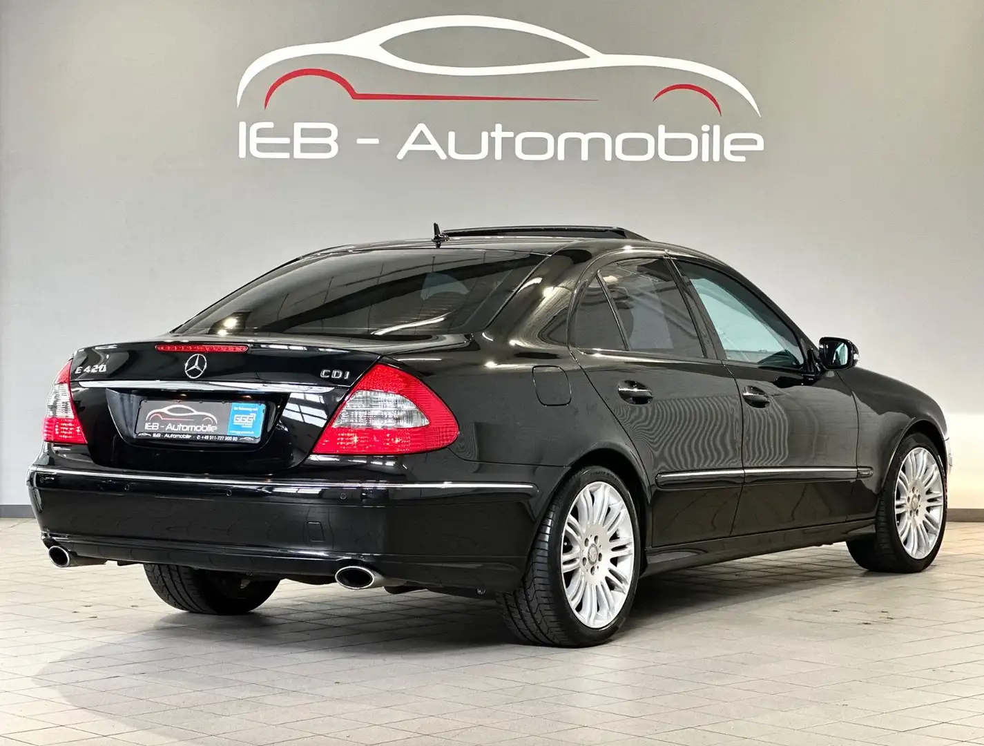 Mercedes-Benz E 420 CDI Avantgarde V8/Automatik/COMAND/Xenon Schwarz - 2