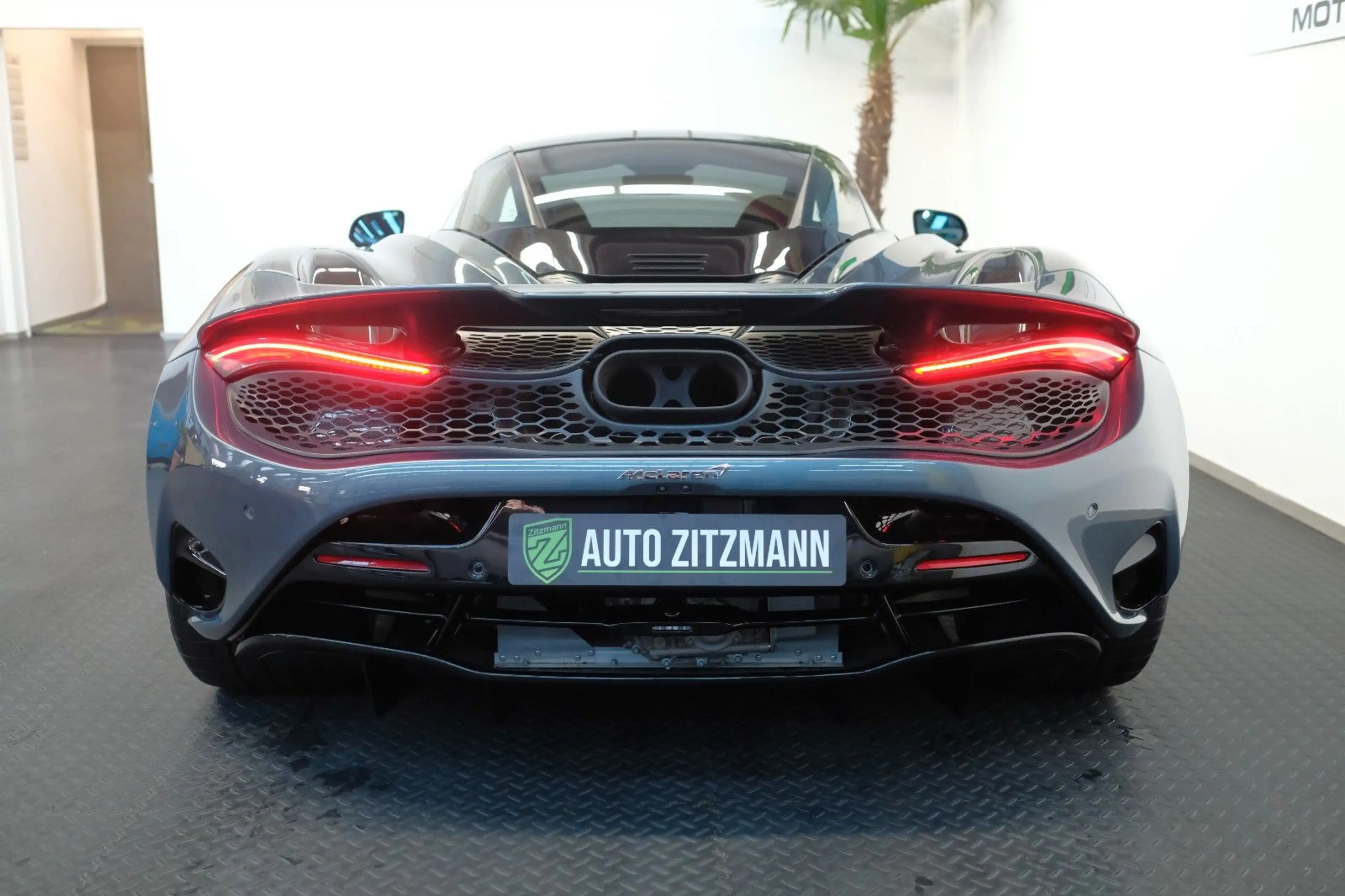 McLaren 750S Coupé Performance/CARBON/LIFT/RACING SE/B&W — photo 9