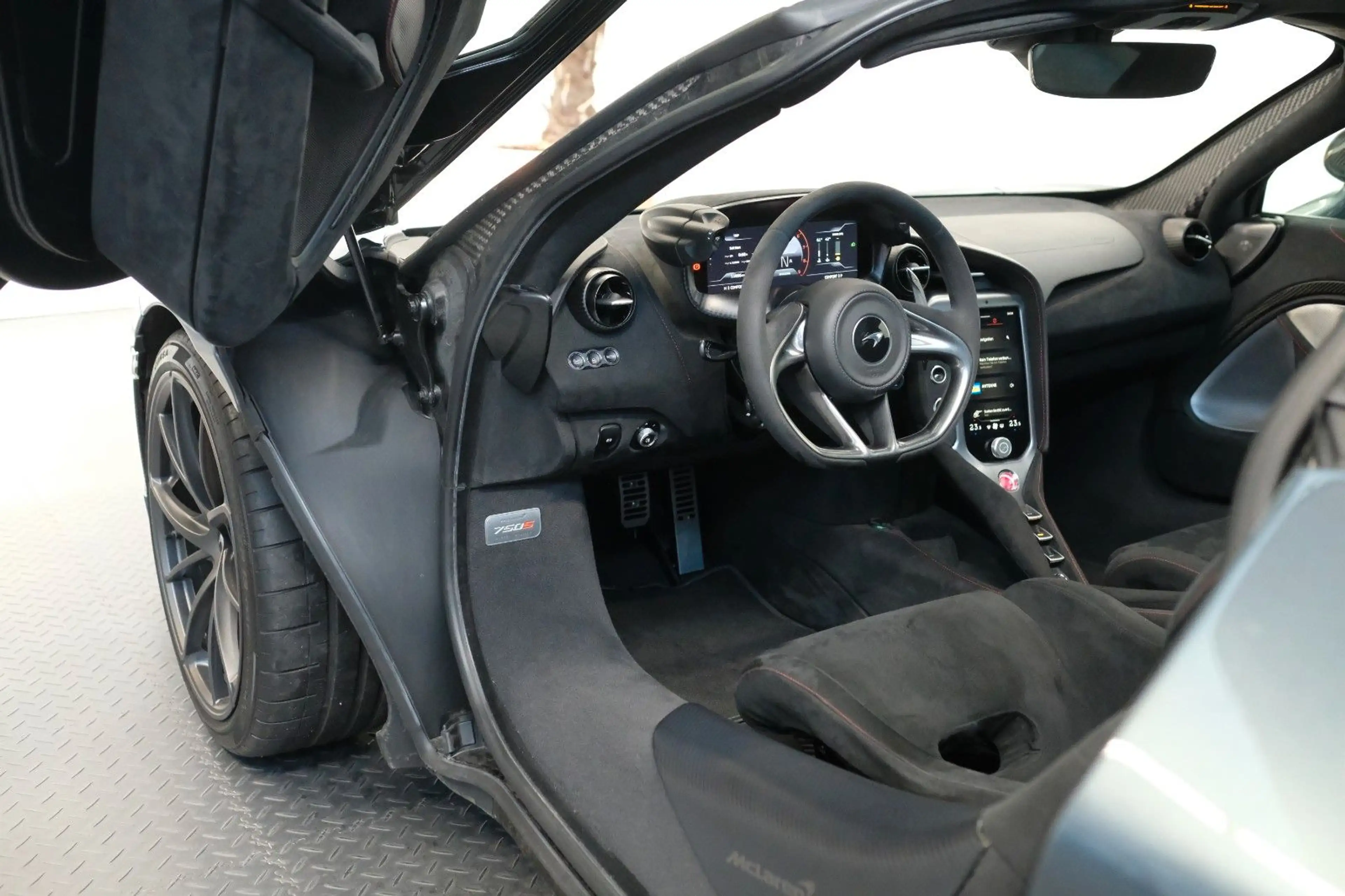 McLaren 750S Coupé Performance/CARBON/LIFT/RACING SE/B&W — photo 13