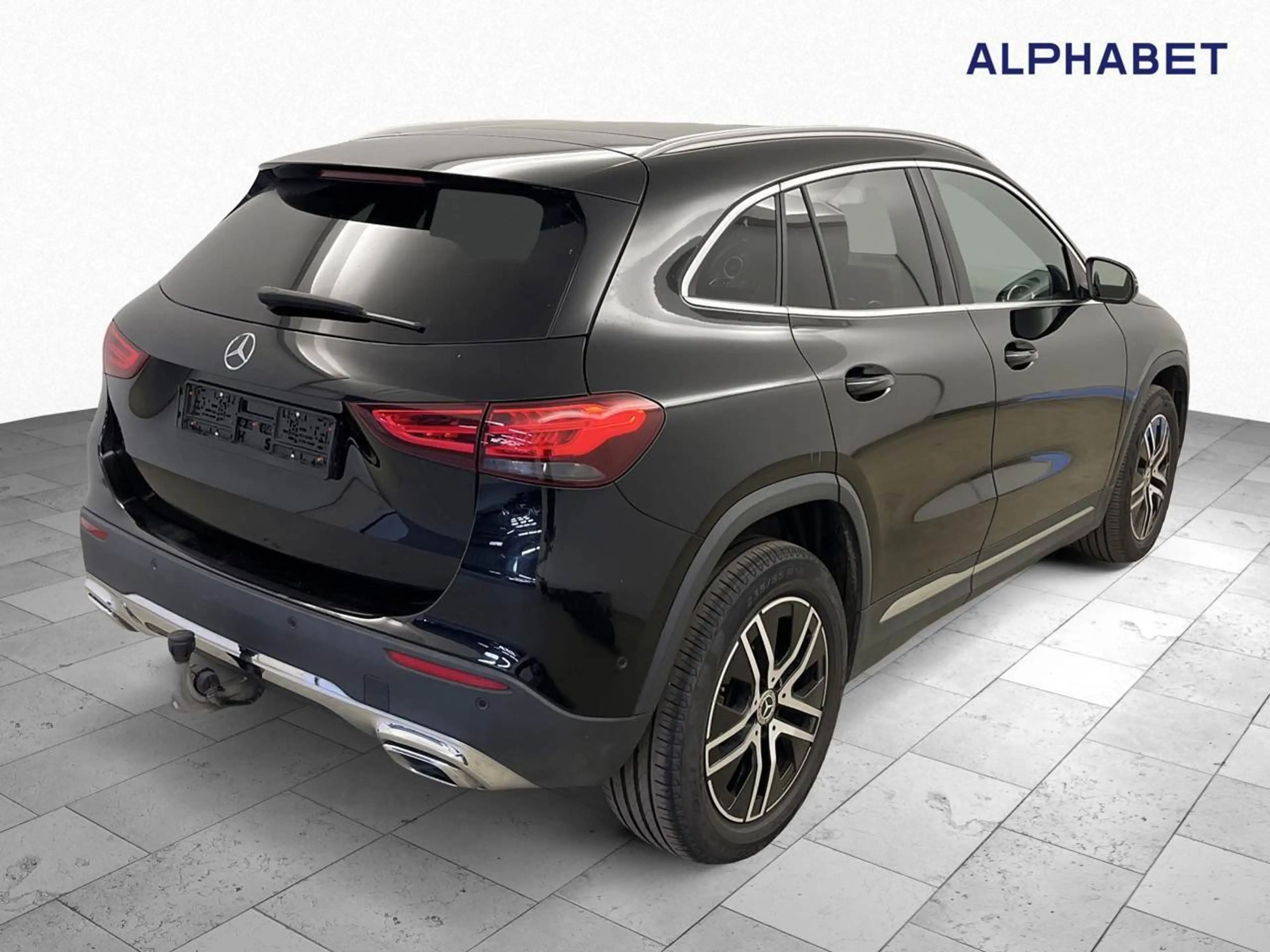 Mercedes-Benz GLA 220 d 4Matic Progressive AHK Pano S-Dach Key — photo 8