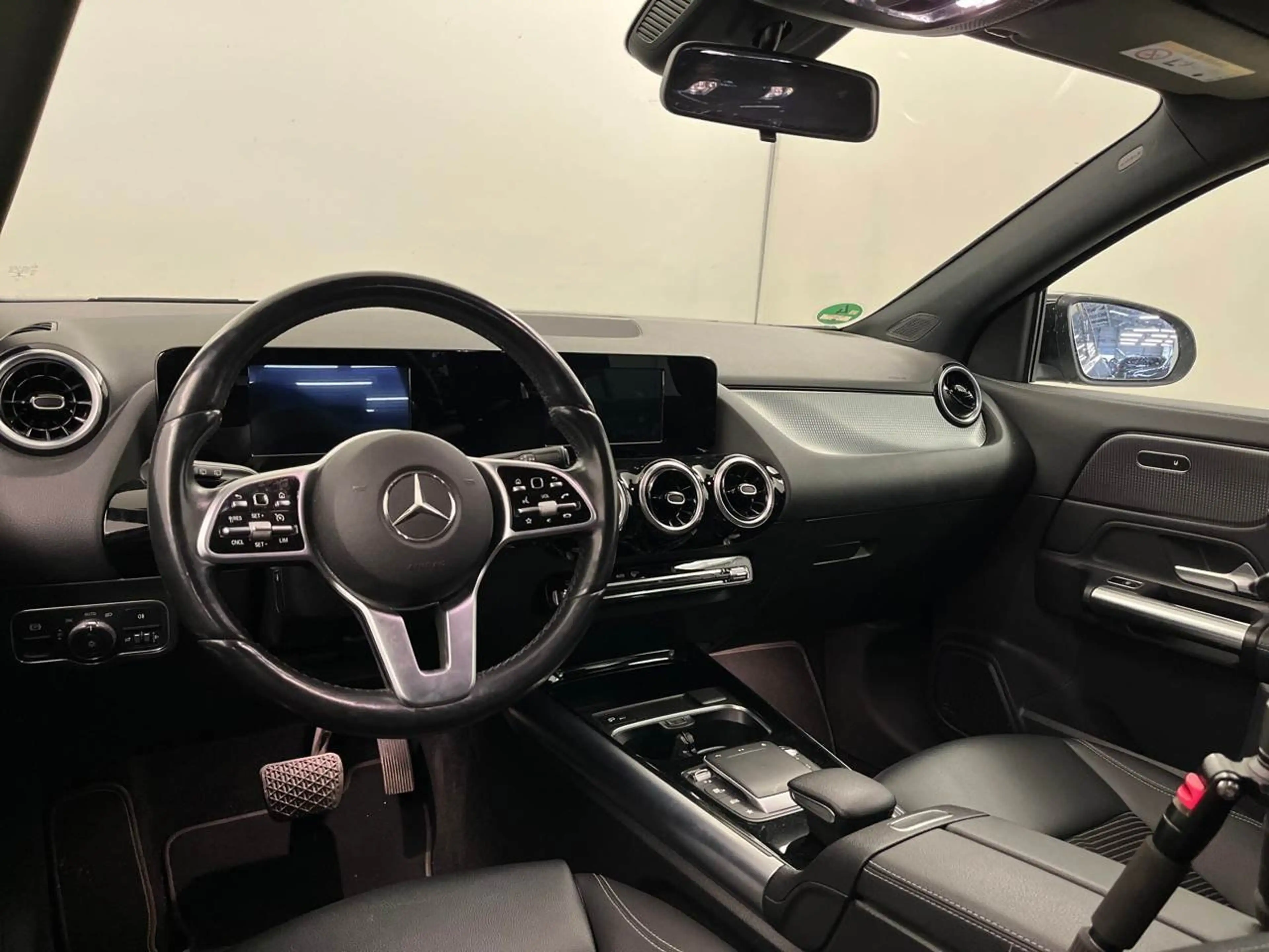 Mercedes-Benz GLA 220 d 4Matic Progressive AHK Pano S-Dach Key — photo 6
