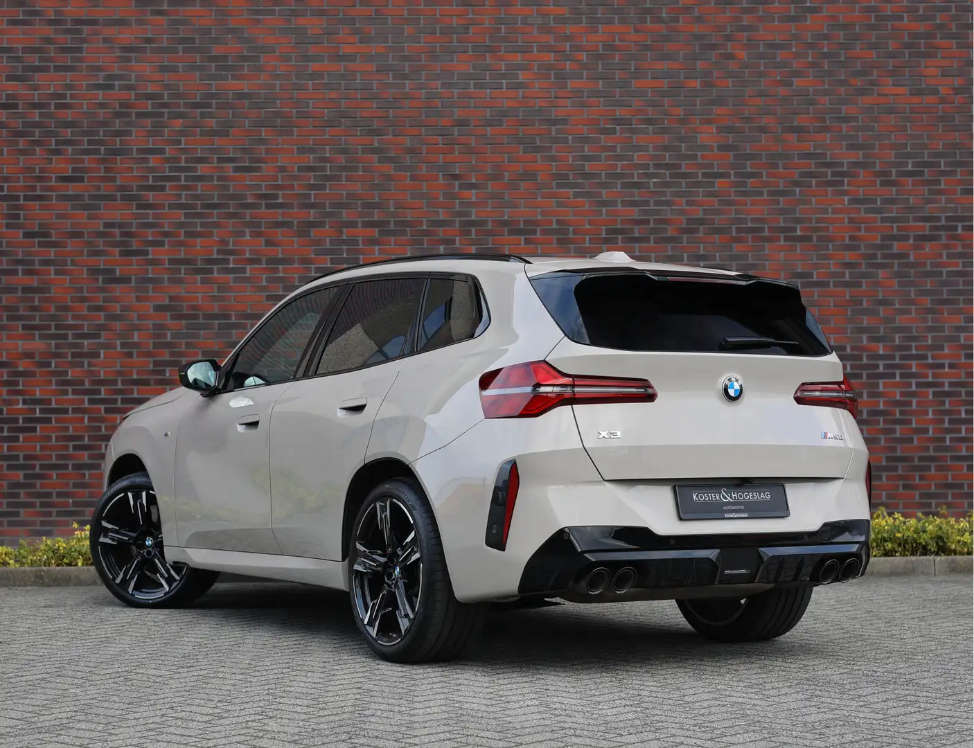 BMW X3 M50 xDrive | Direct leverbaar! - Trekhaak - Pano - Gris - 2