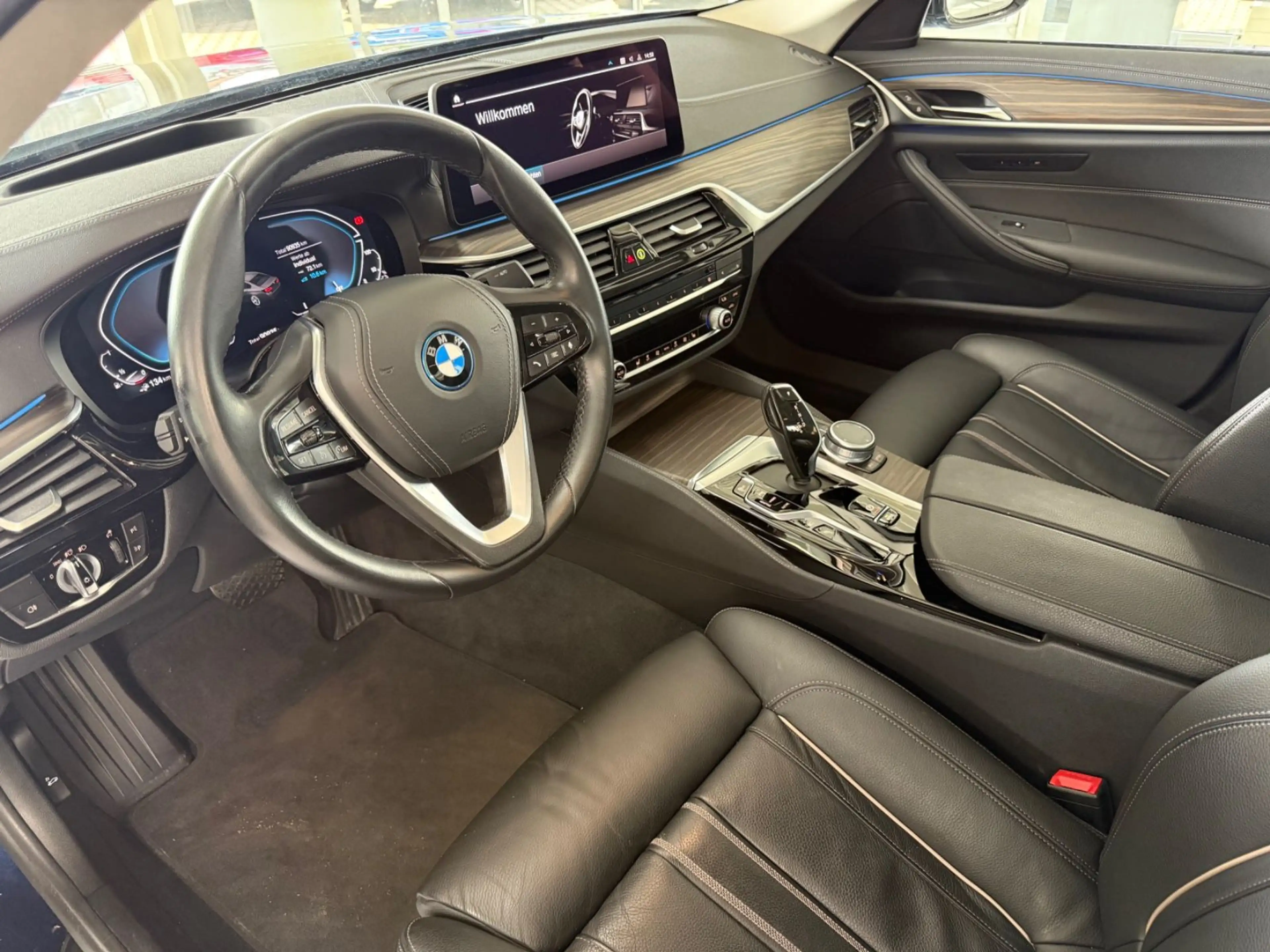 BMW 545 e xDrive Lim. Luxury Line AUT./LASER/HUD/GD — photo 10