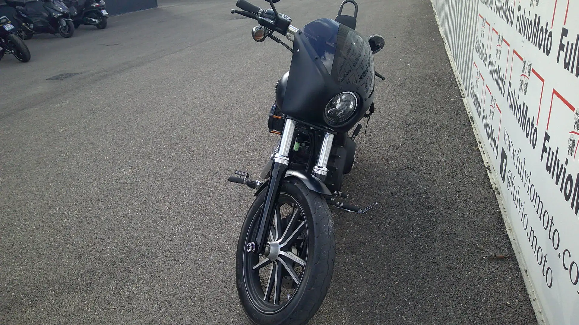 Harley-Davidson Dyna Street Bob - 2