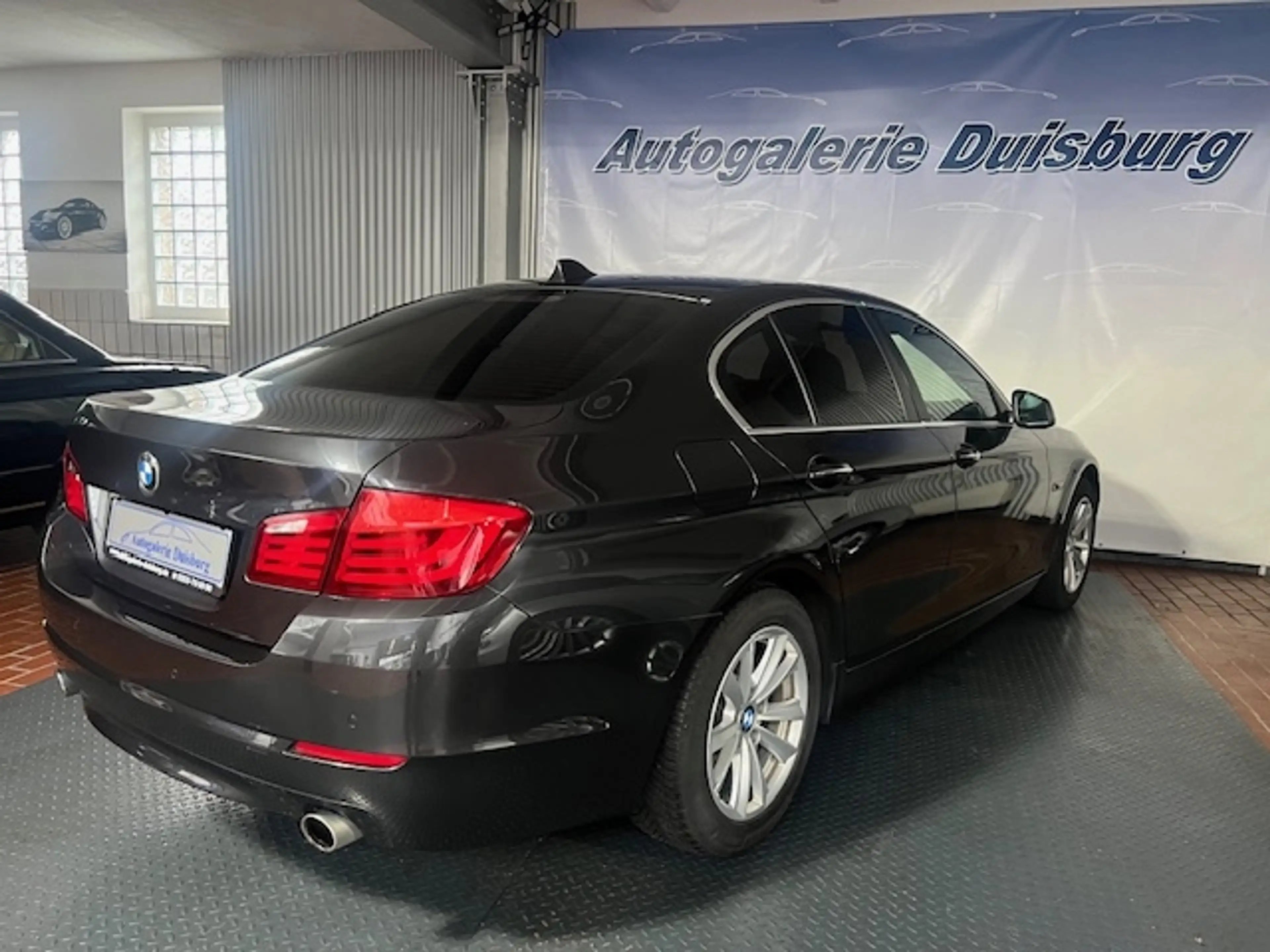 BMW 535 xDrive HUD AD StandHZG TV Navi Leder Soundsystem B — photo 7