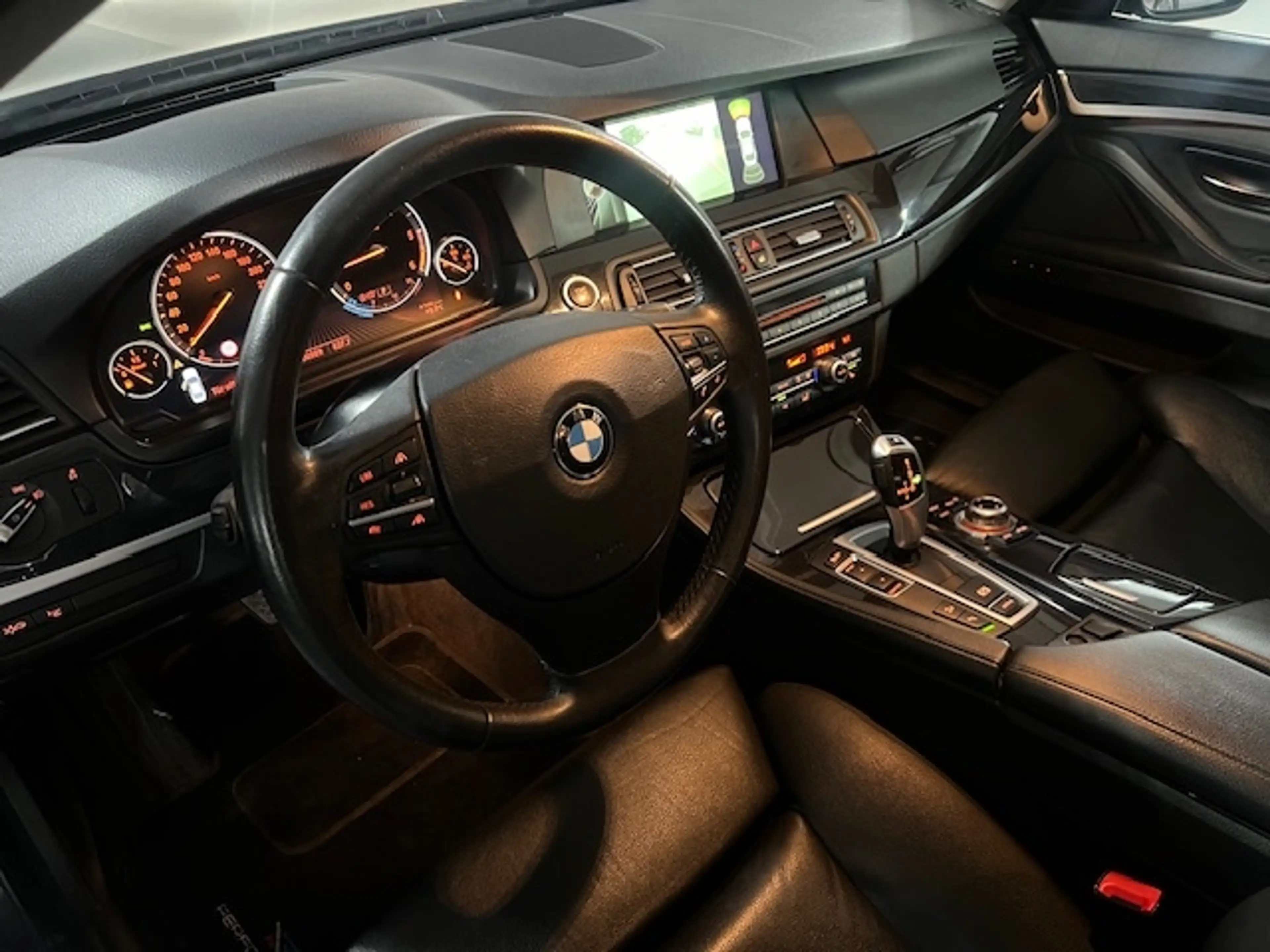 BMW 535 xDrive HUD AD StandHZG TV Navi Leder Soundsystem B — photo 9