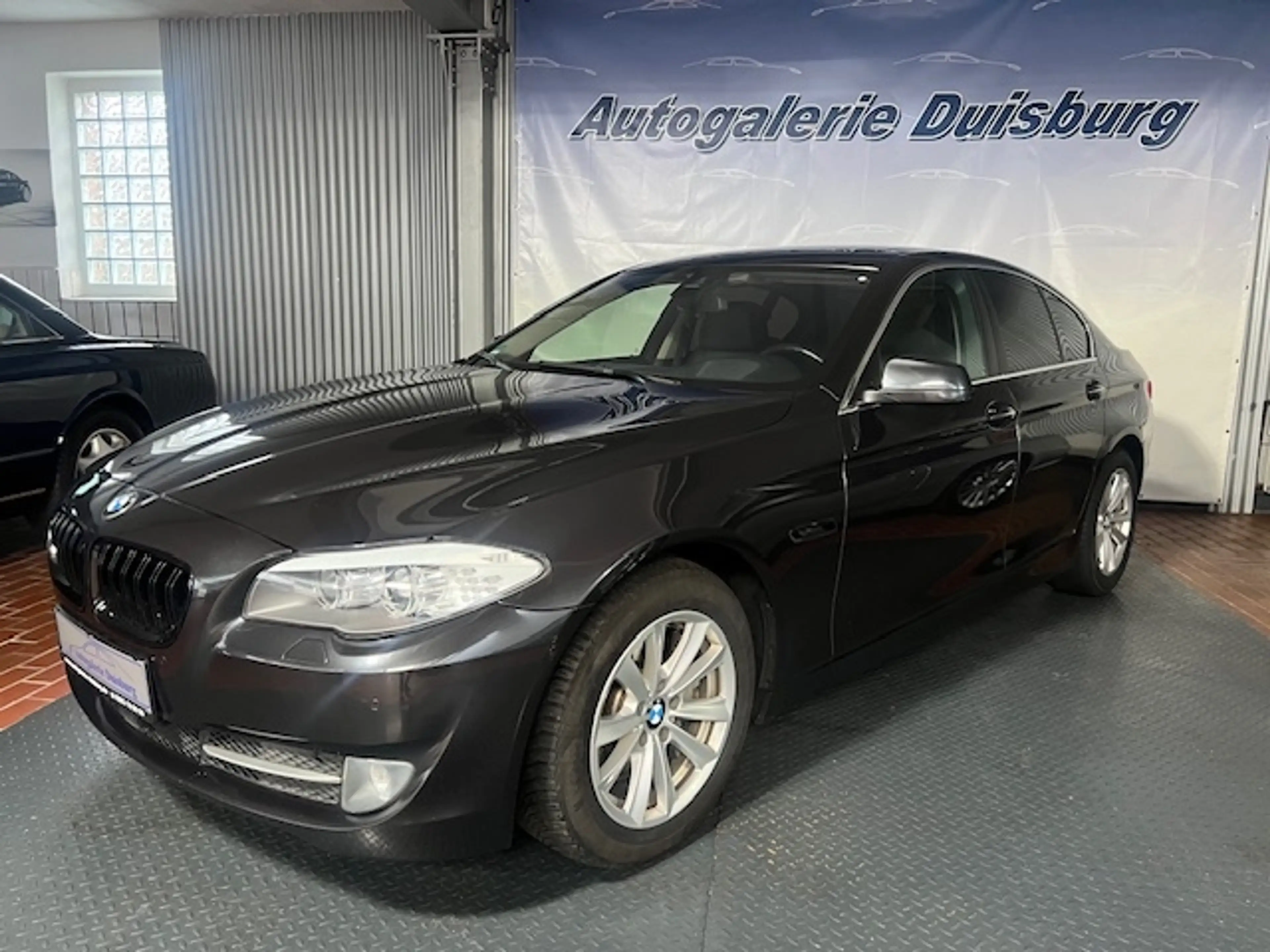 BMW 535 xDrive HUD AD StandHZG TV Navi Leder Soundsystem B — photo 2