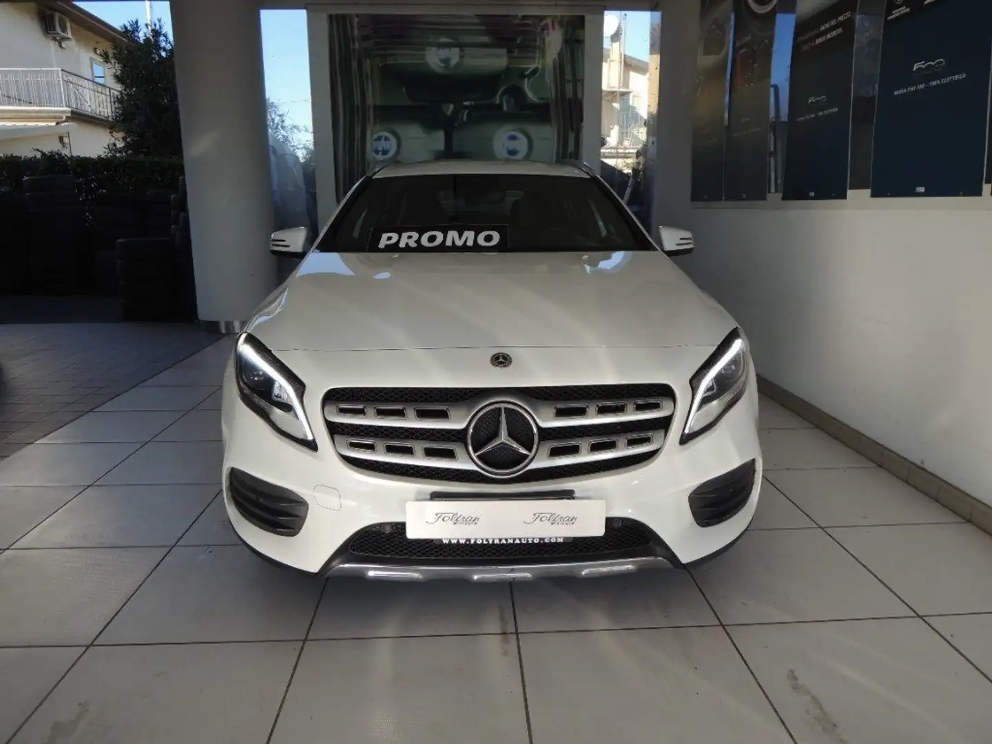 Mercedes-Benz GLA 200 d Automatic Premium Bianco - 2
