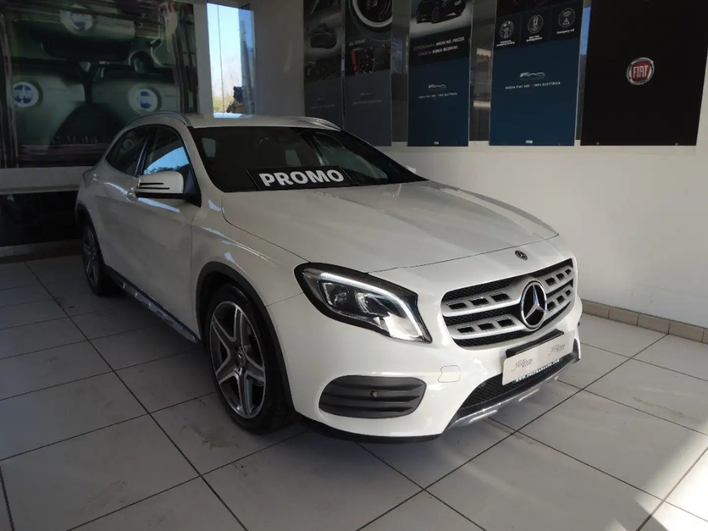 Mercedes-Benz GLA 200 d Automatic Premium Bianco - 1