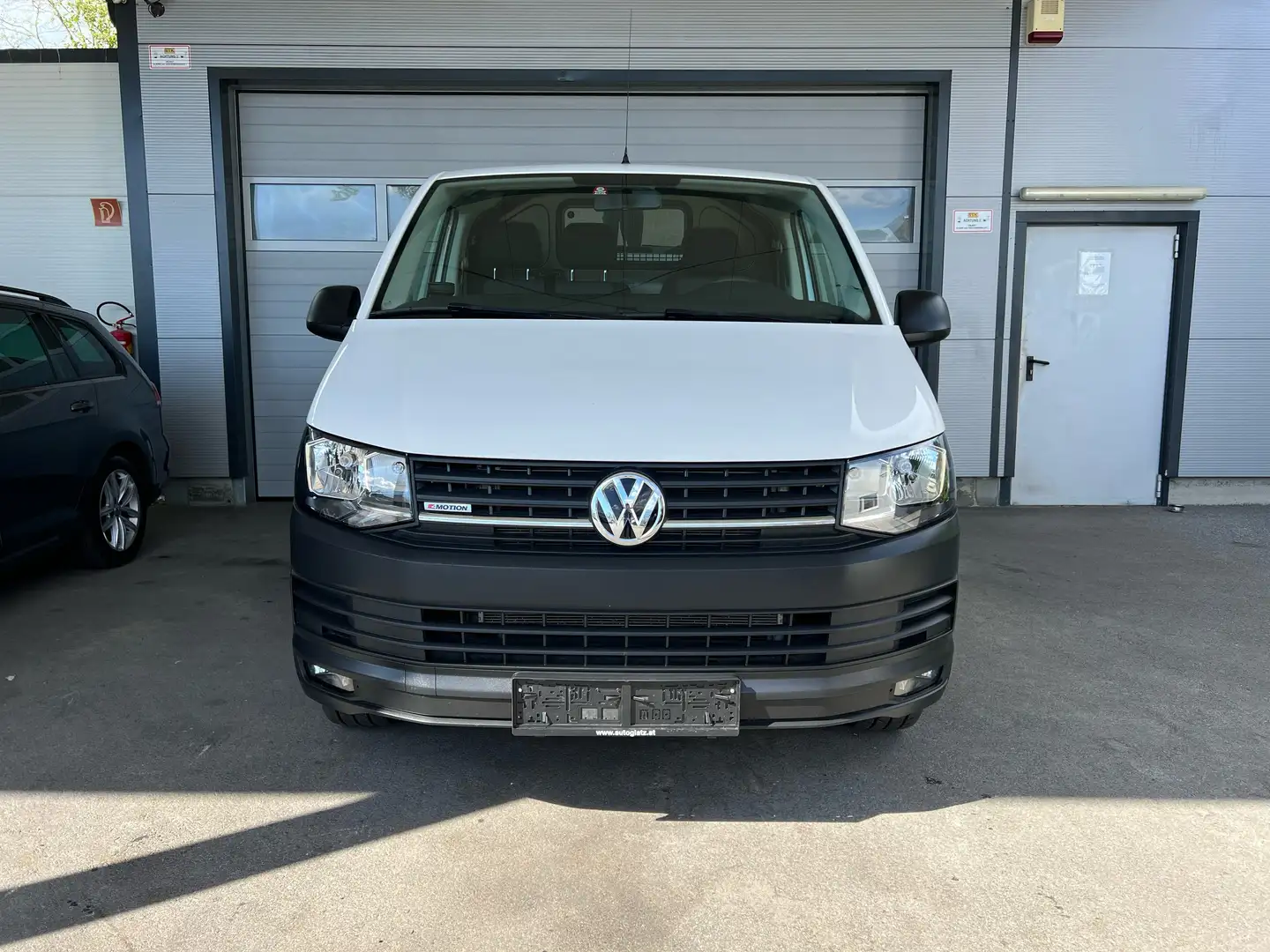 Volkswagen T6 Transporter Kasten2,0TDI 4MotionKLIMA/STDHZ/SPERRE/AHV/ZGG3,2t Weiß - 1