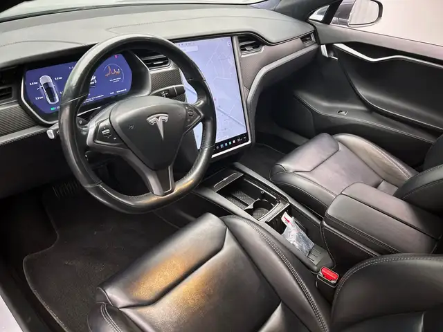 Tesla Model S view 23