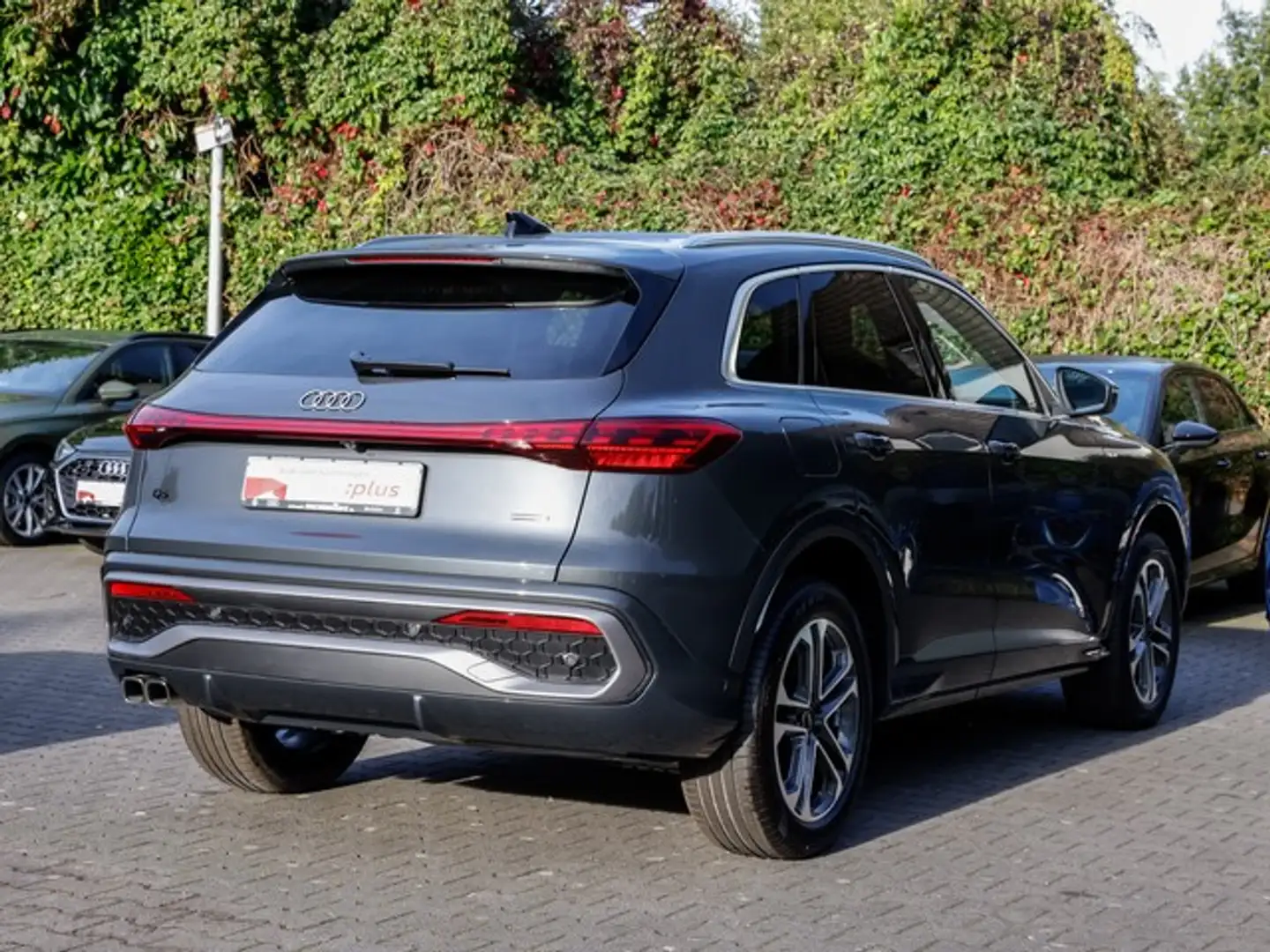 Audi Q5 TDI quattro S line Tech+ Sportsitze Matrix LED ... Grau - 2