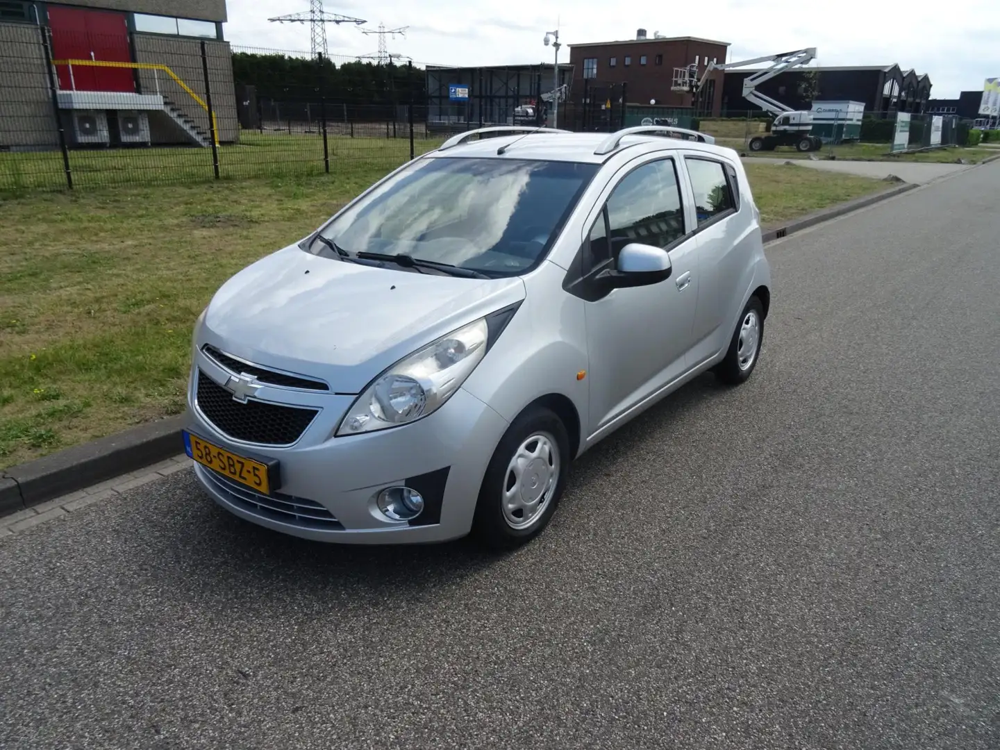 Chevrolet Spark 1.0 16V LS Bi-Fuel siva - 1