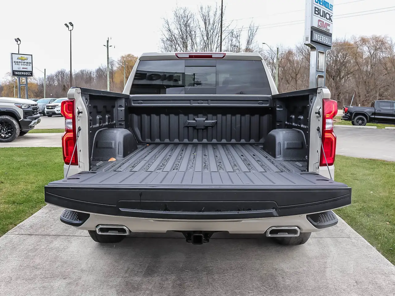 Chevrolet Silverado 1500 снимка Chevrolet Silverado 1500