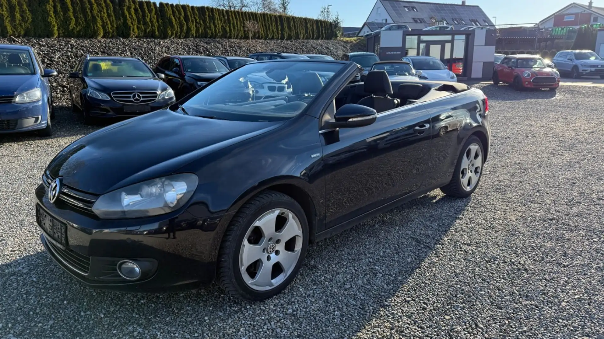 Volkswagen Golf 2.0 VI Cabriolet Life BMT PDC AHK Tempomat Schwarz - 1