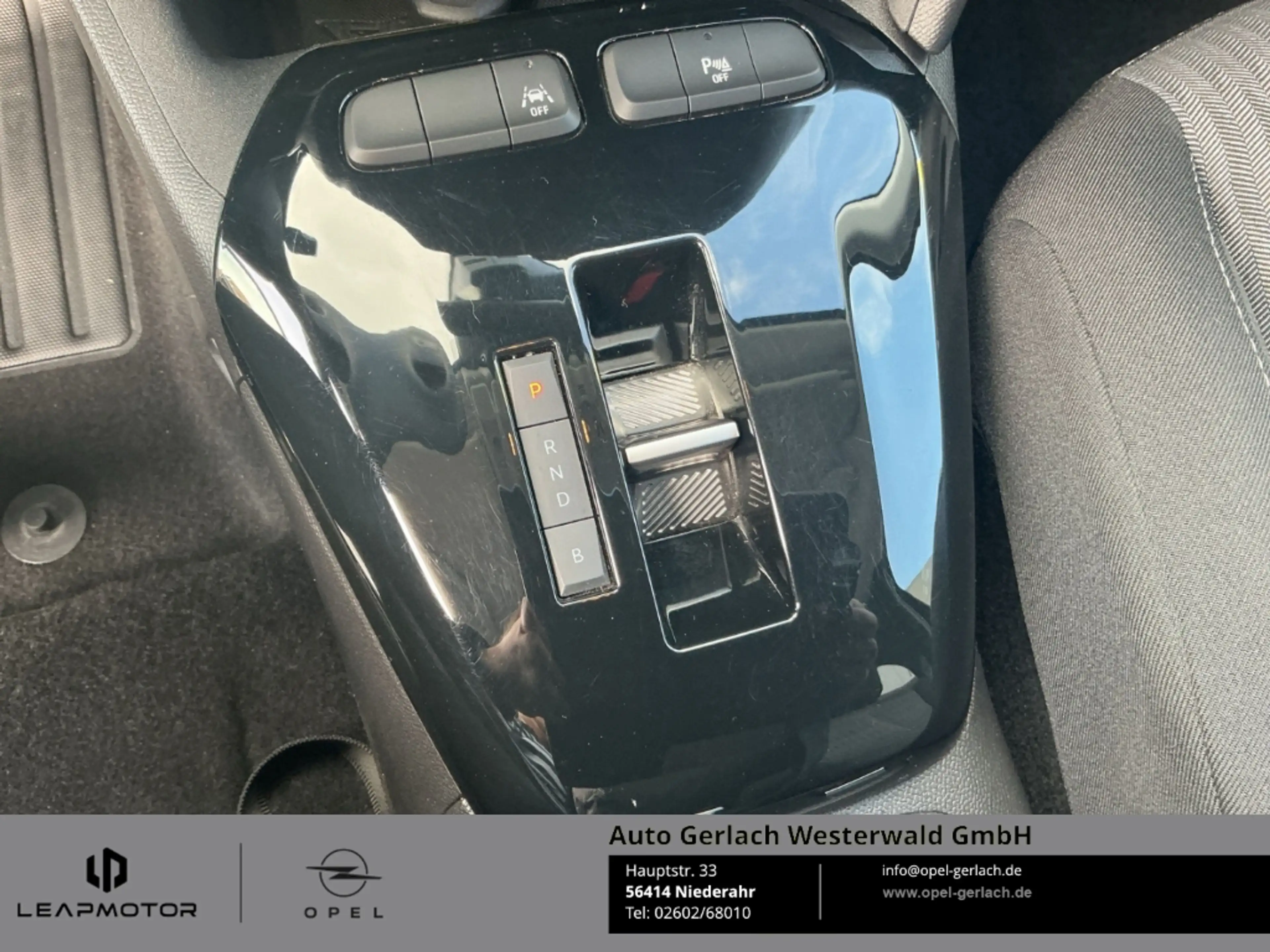 Opel Corsa-e Corsa F e Edition Digitales Cockpit Apple CarPlay — photo 8