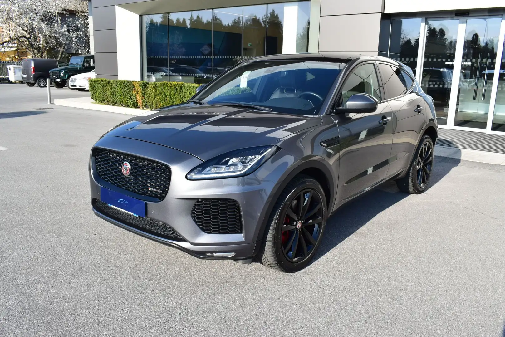 Jaguar E-Pace 2.0D 180 CV AWD aut. R-Dynamic Grigio - 1