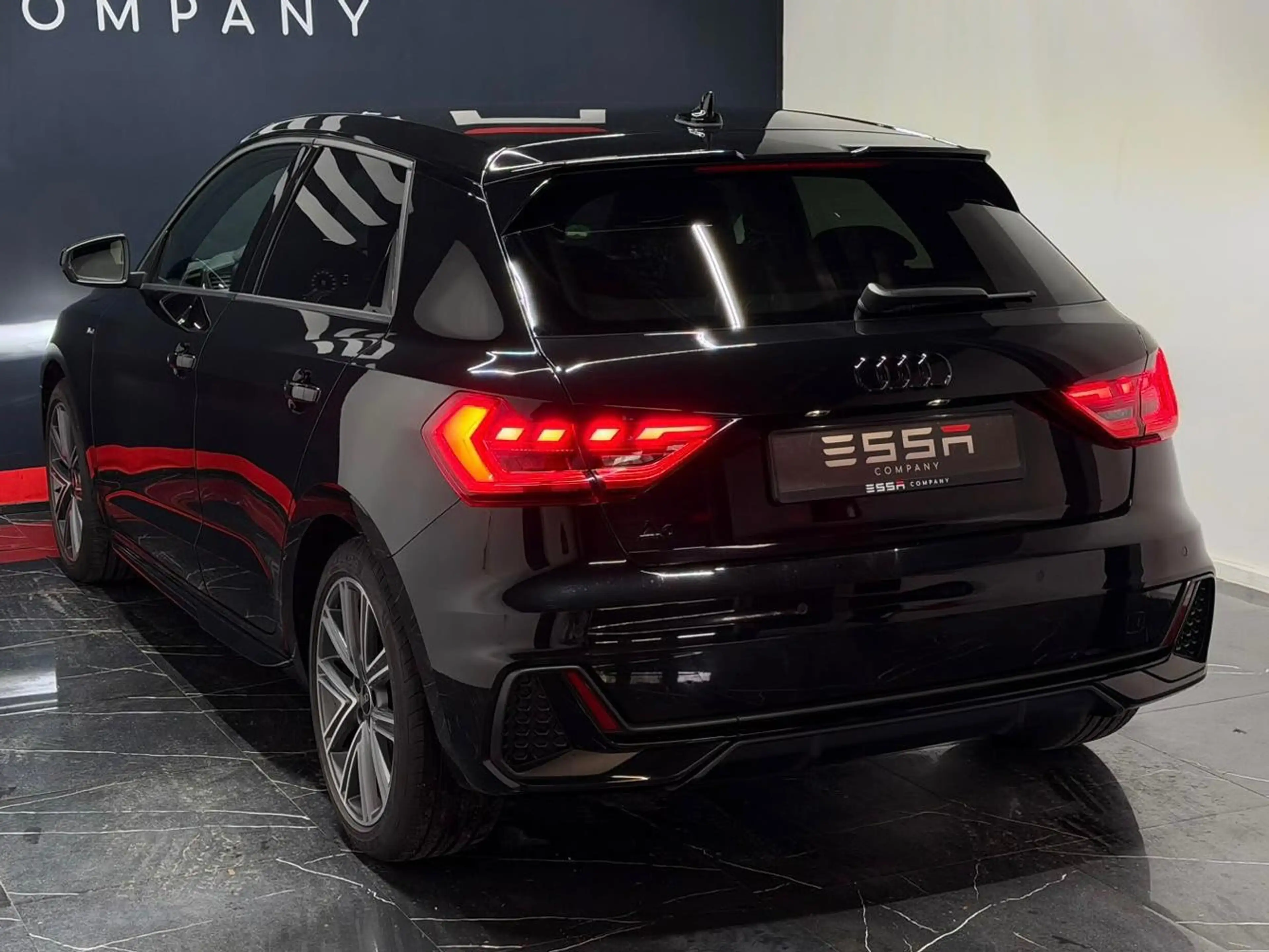 Audi A1 Sportback 30 TFSI S Line KeylessGo CarPlay Navi LE — photo 4