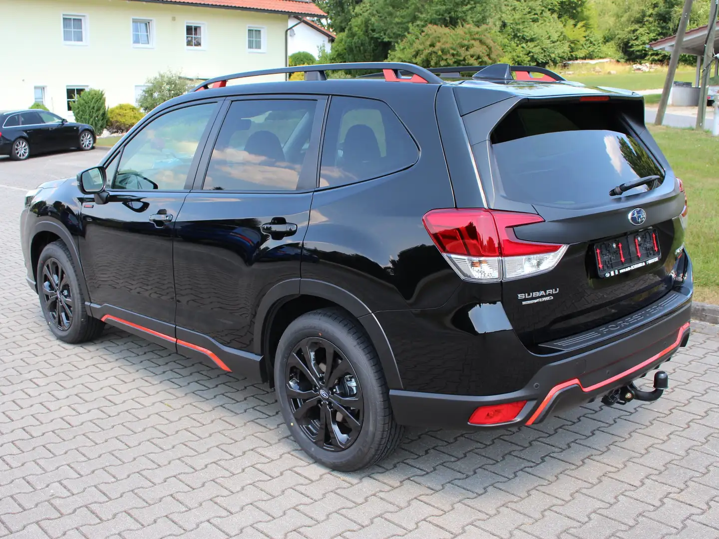 Subaru Forester 2.0ie Lineartronic Edition Exclusive Cross MJ2023 Schwarz - 2