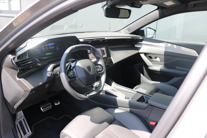 Peugeot 408 | Demo Deal | GT Avantage 58 kWh | Camera | Winter — photo 7