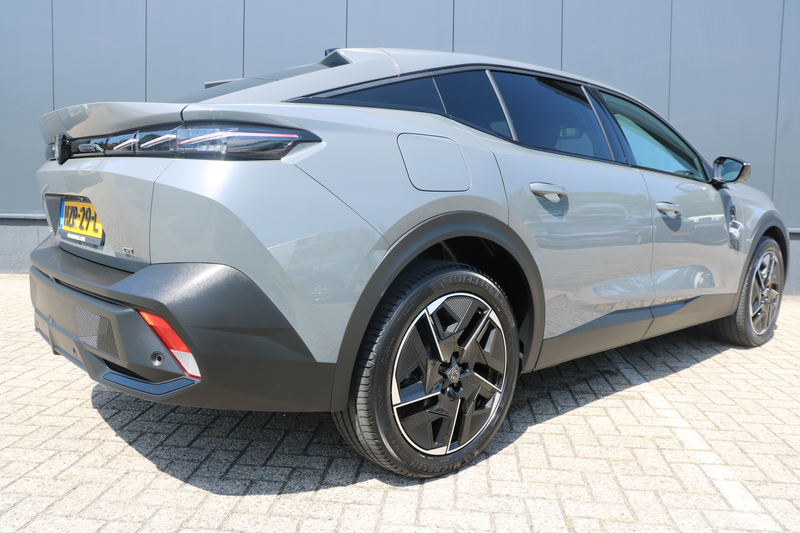 Peugeot 408 | Demo Deal | GT Avantage 58 kWh | Camera | Winter — photo 3