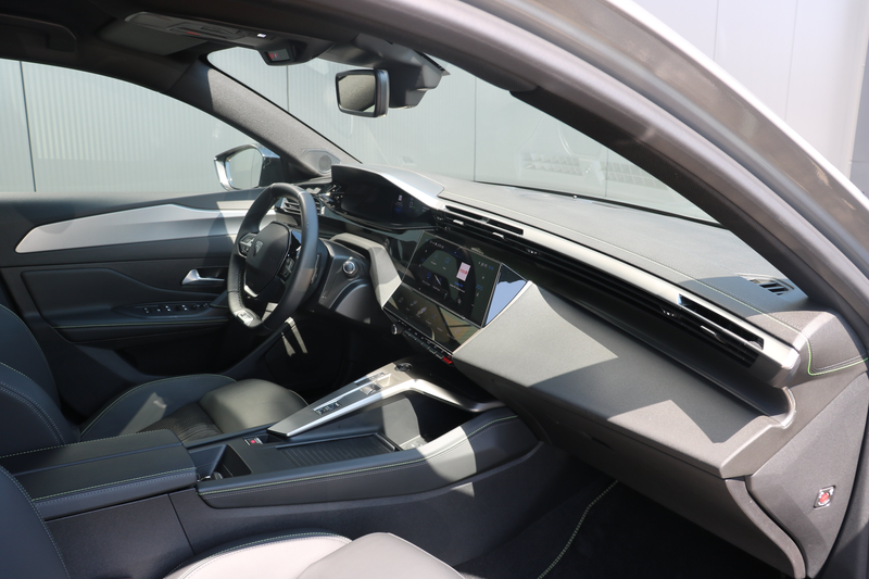 Peugeot 408 | Demo Deal | GT Avantage 58 kWh | Camera | Winter — photo 8