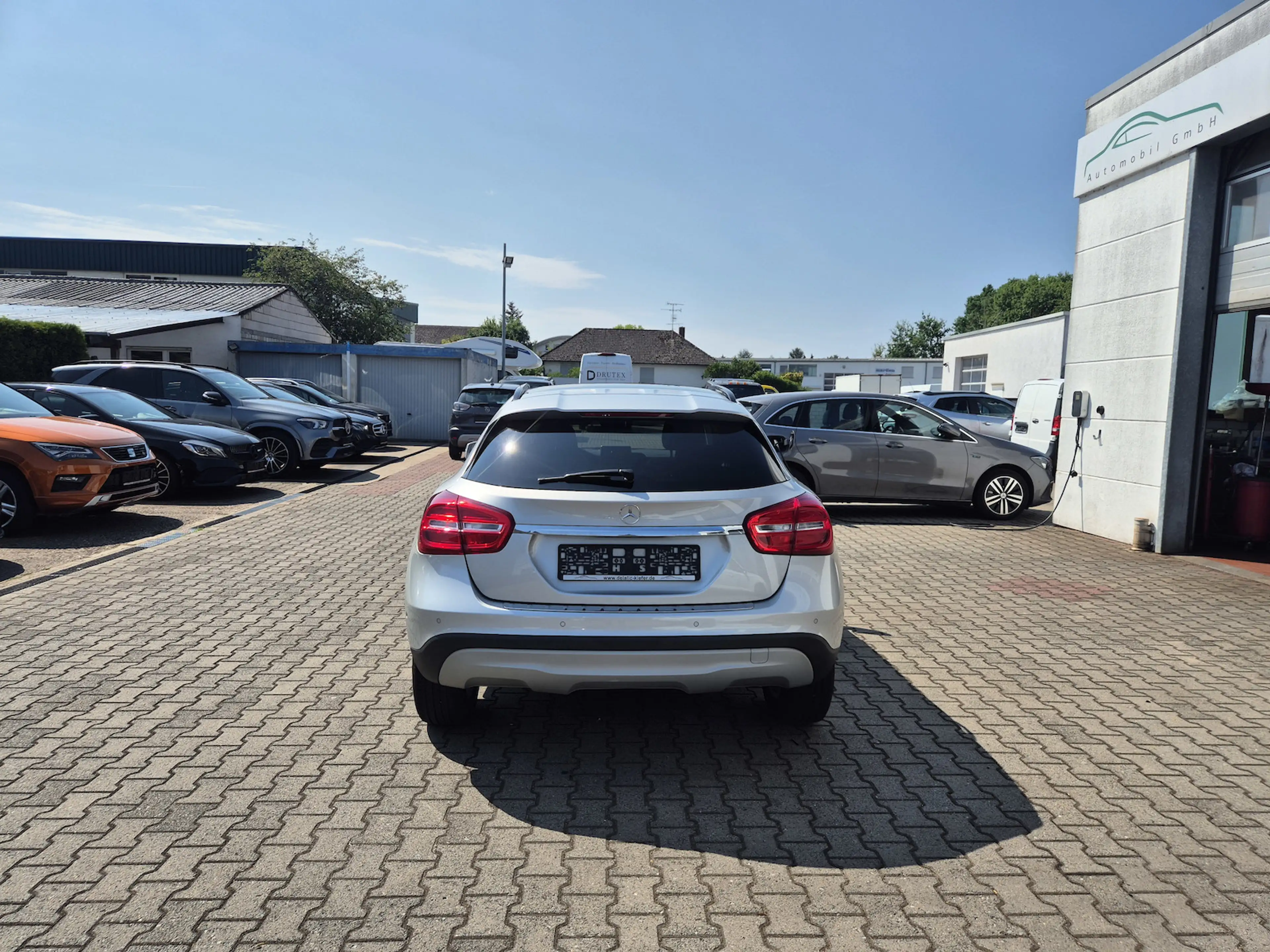 Mercedes-Benz GLA 180 Rückfahramera, Klima, Navi, PDC, Panormadach, Sitz — photo 6