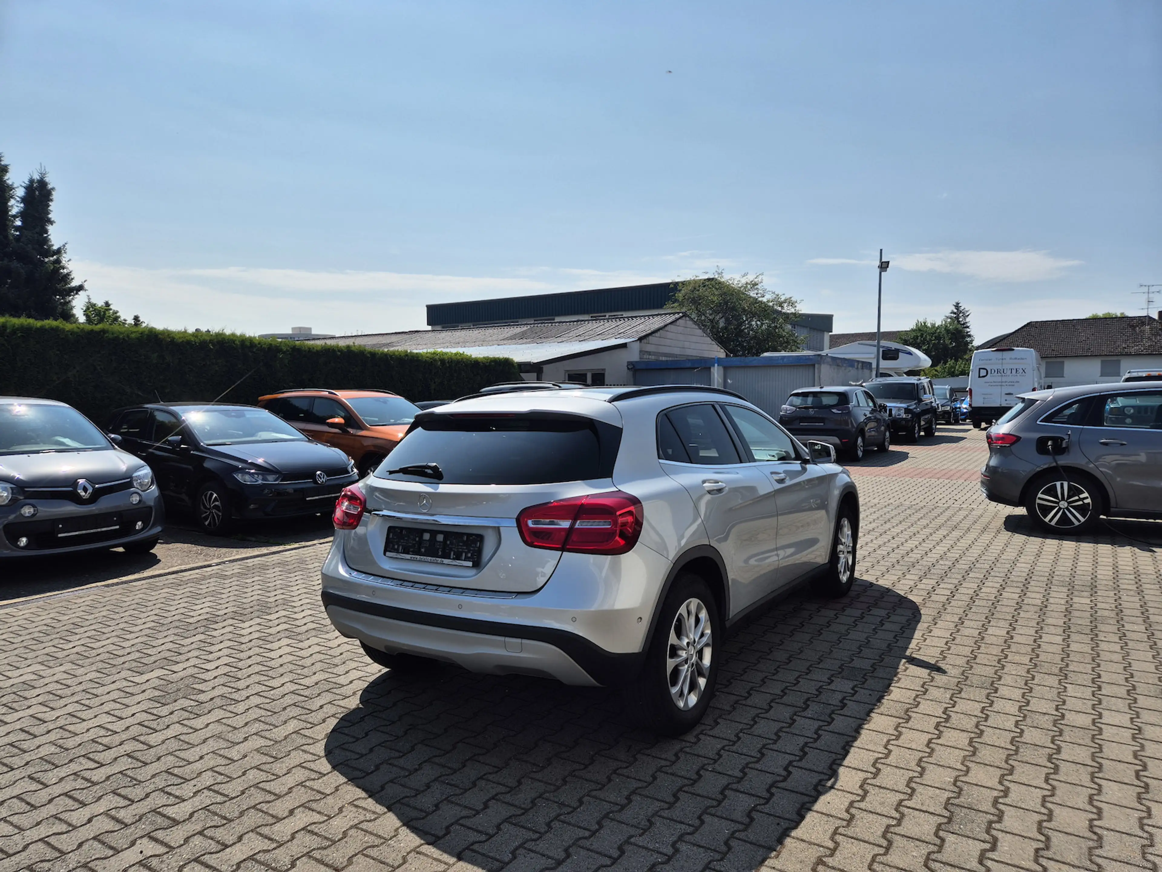Mercedes-Benz GLA 180 Rückfahramera, Klima, Navi, PDC, Panormadach, Sitz — photo 7