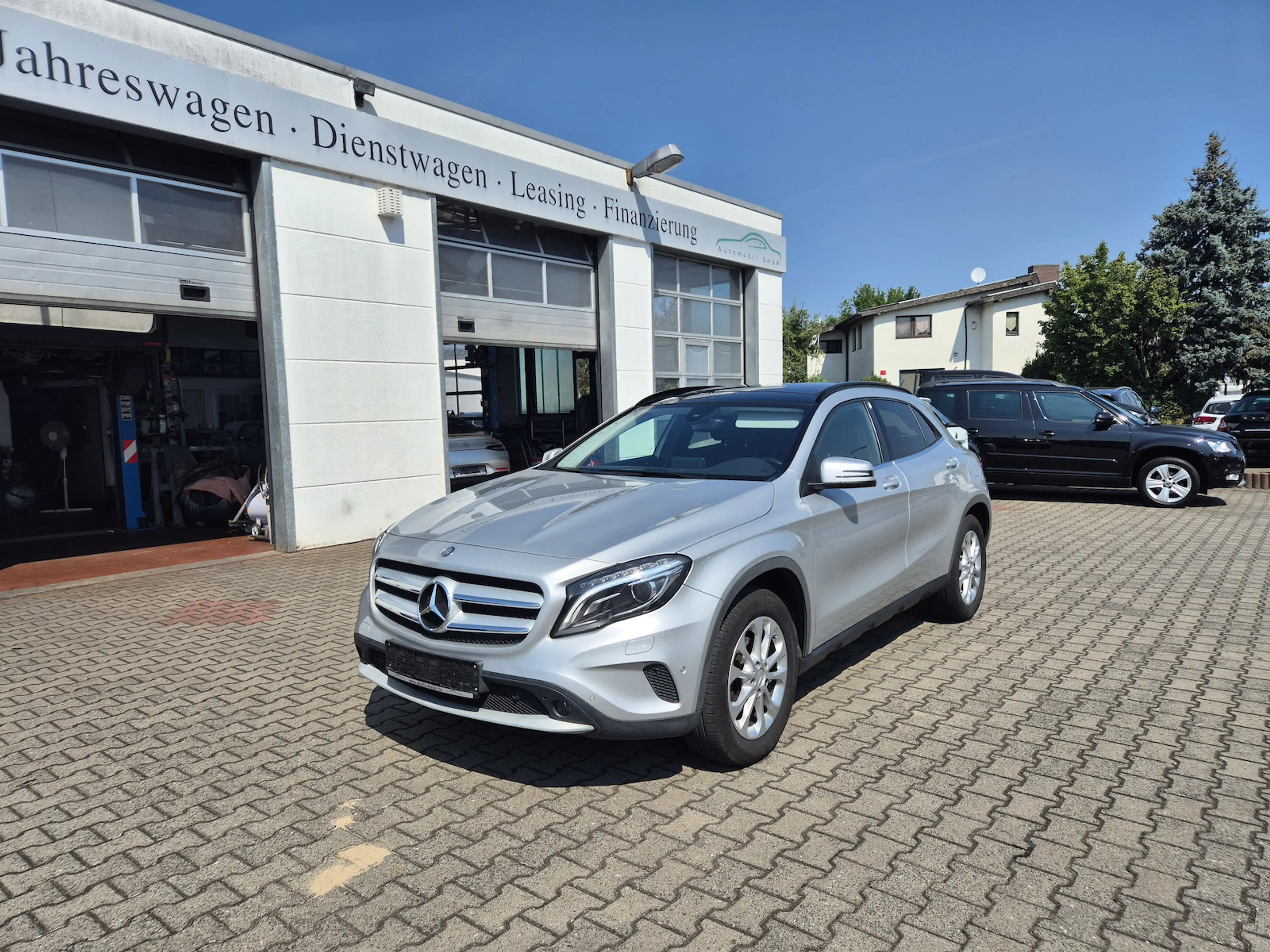 Mercedes-Benz GLA 180 Rückfahramera, Klima, Navi, PDC, Panormadach, Sitz — photo 3