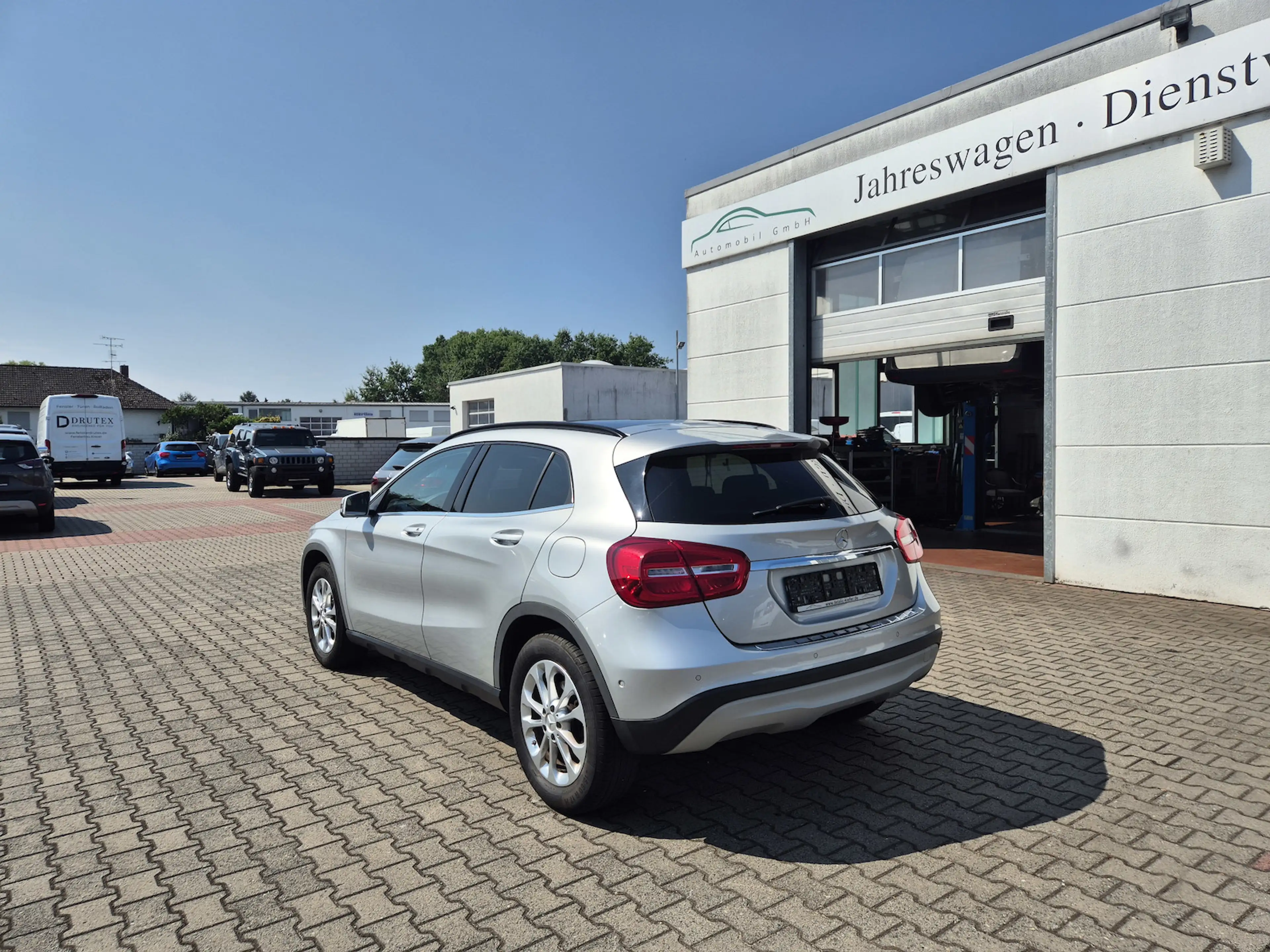 Mercedes-Benz GLA 180 Rückfahramera, Klima, Navi, PDC, Panormadach, Sitz — photo 5