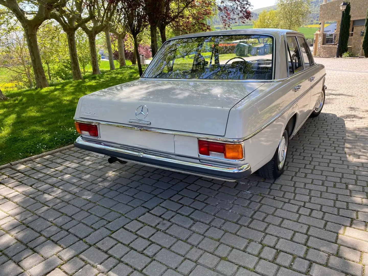 Mercedes-Benz 220 - 2