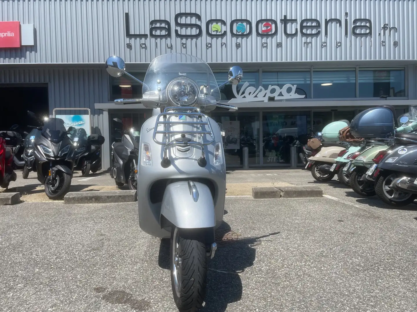 Vespa GTS 300 Gris - 2