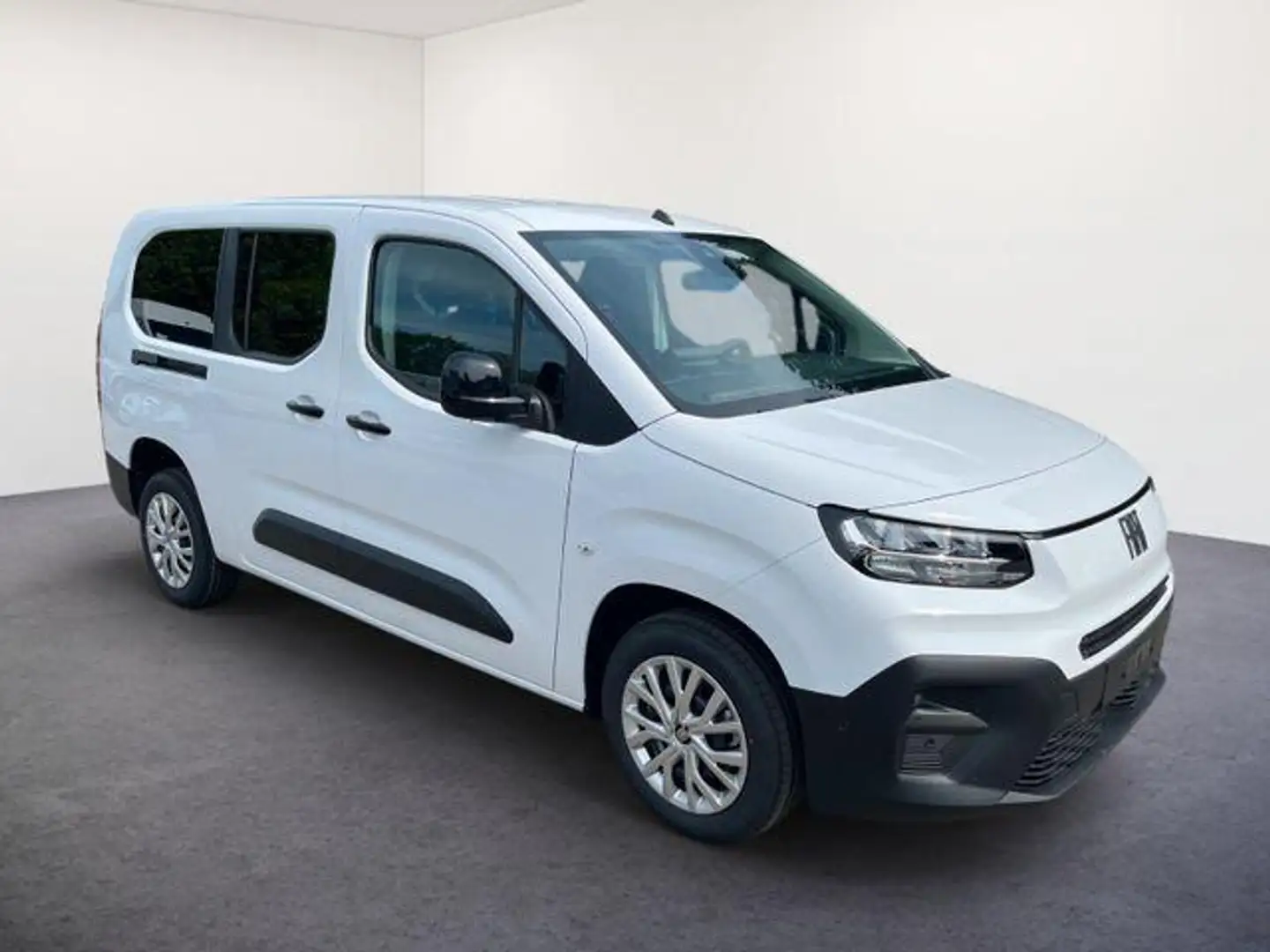 Fiat Doblo Maxi Kombi AT 1.5 130PS/7-SITZ/10`NAV/RFK/ 96 k... Schwarz - 2