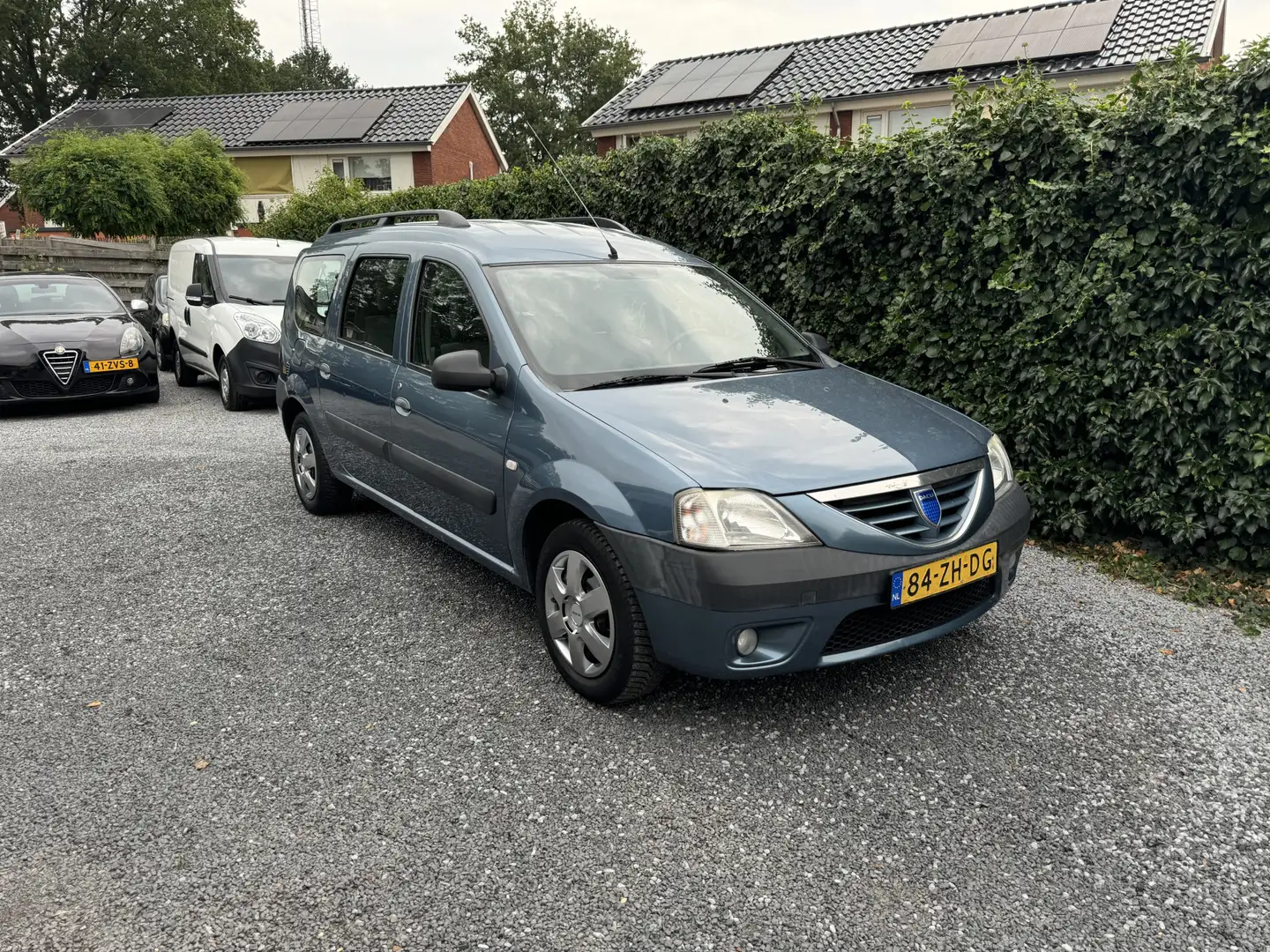 Dacia Logan MCV 1.6-16V Lauréate 7p. | Airco | Elekt. Ramen | Blau - 1