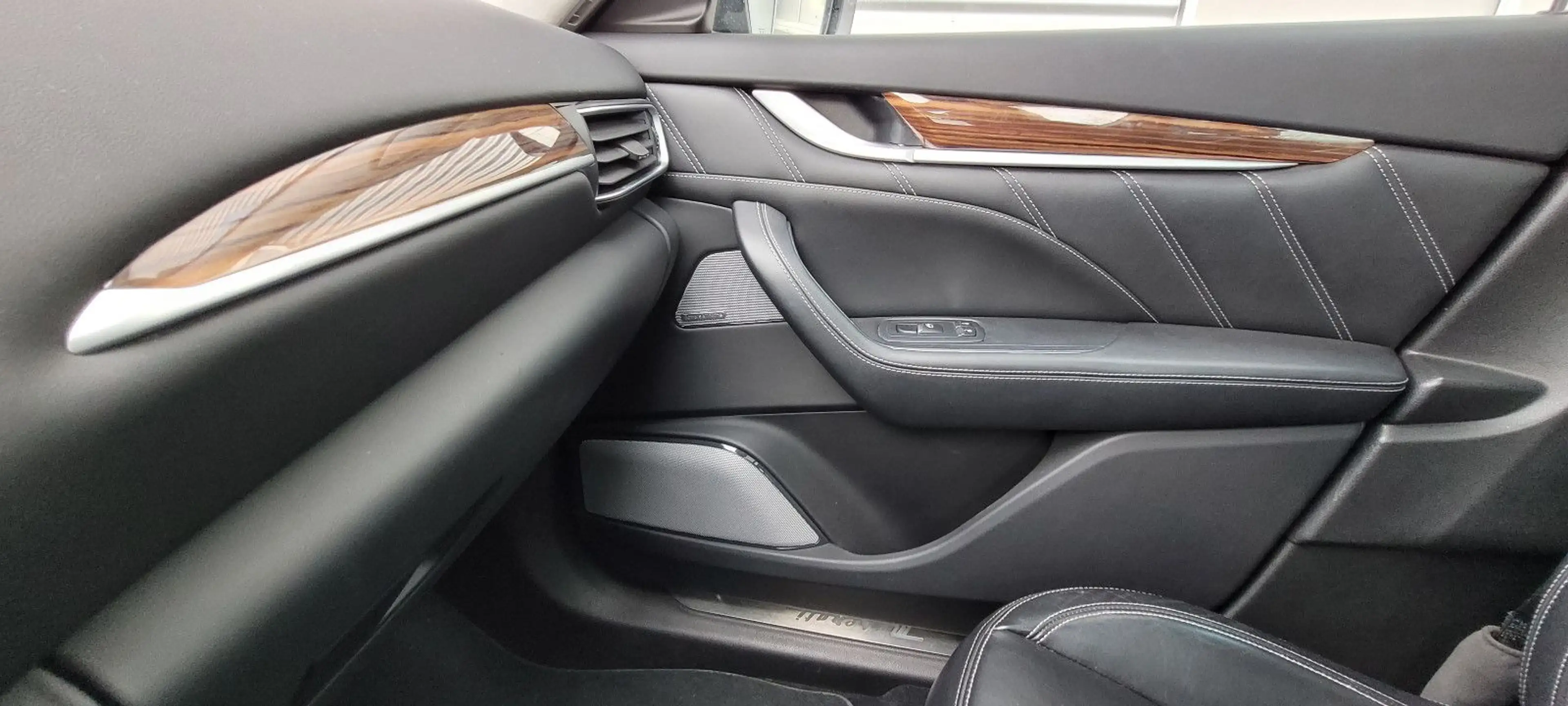 Maserati Levante GranLusso Q4 — photo 11