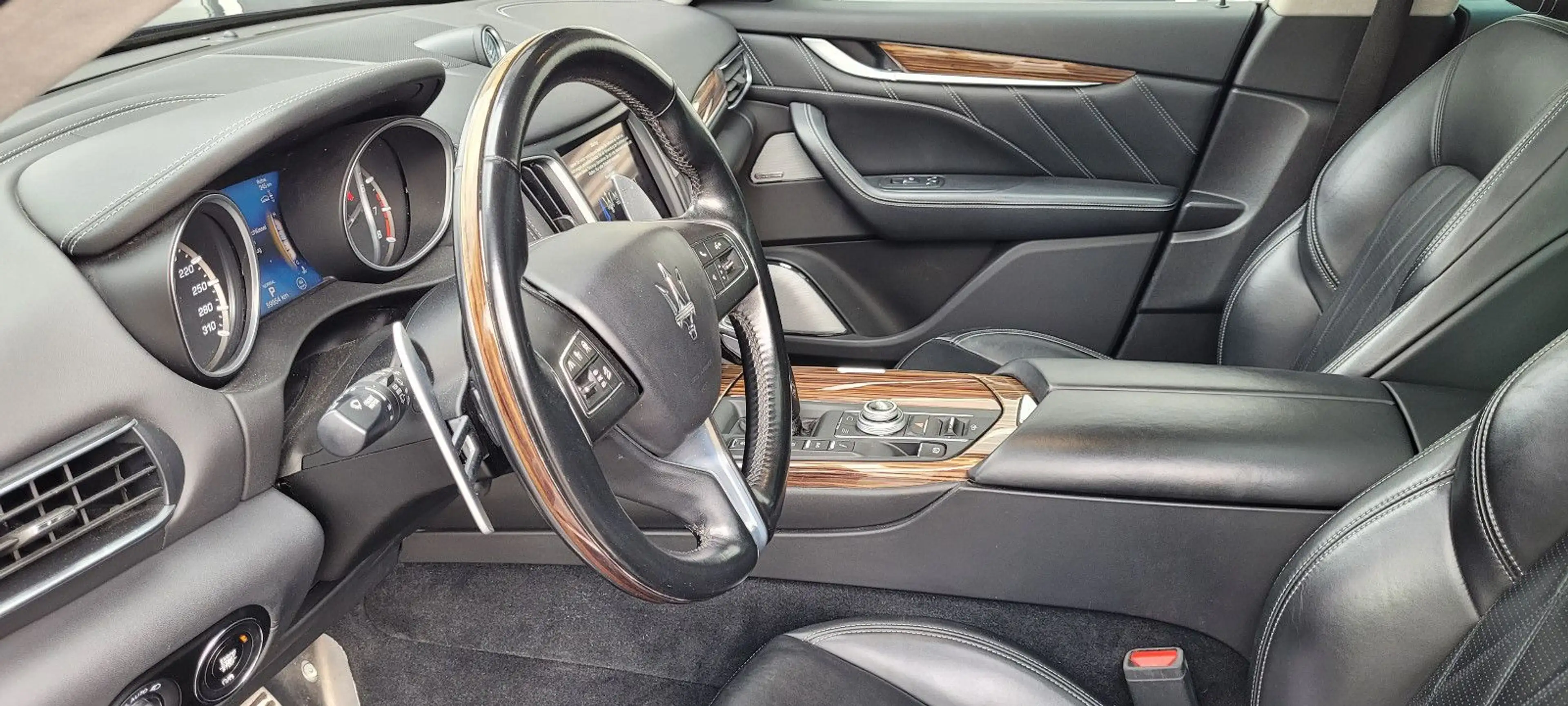 Maserati Levante GranLusso Q4 — photo 7