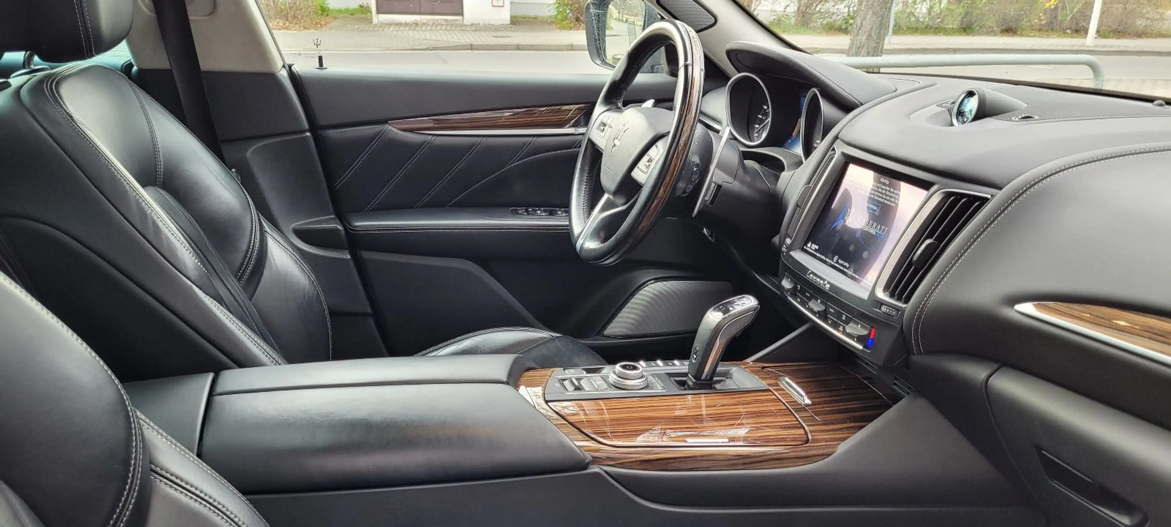 Maserati Levante GranLusso Q4 — photo 6