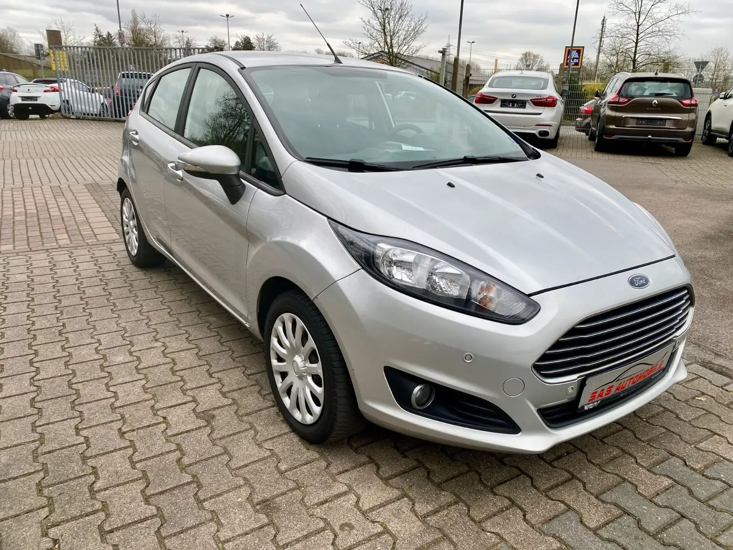 Ford Fiesta Trend/1 Hand/ Gepflegter Zustand Silber - 1