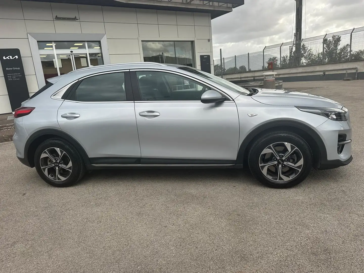 Kia XCeed XCeed  1.0 t-gdi Urban Gpl 111cv Argintiu - 2