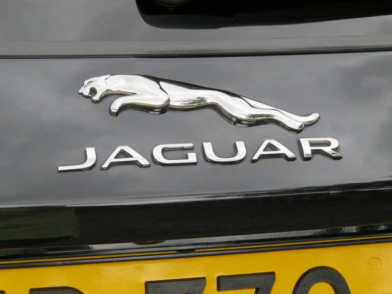 Jaguar E-Pace 2.0 P250 AWD R-Dynamic S LEDER-PANODAK-DEALER OH — photo 42