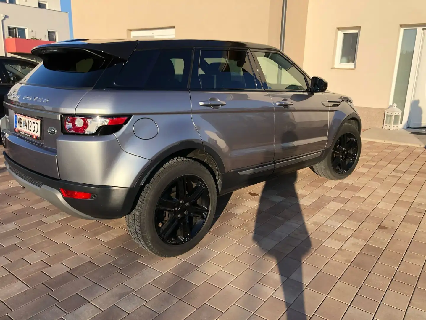 Land Rover Range Rover Evoque Range Rover Evoque Pure Tech 2,2 TD4 Aut. SUV Grau - 2